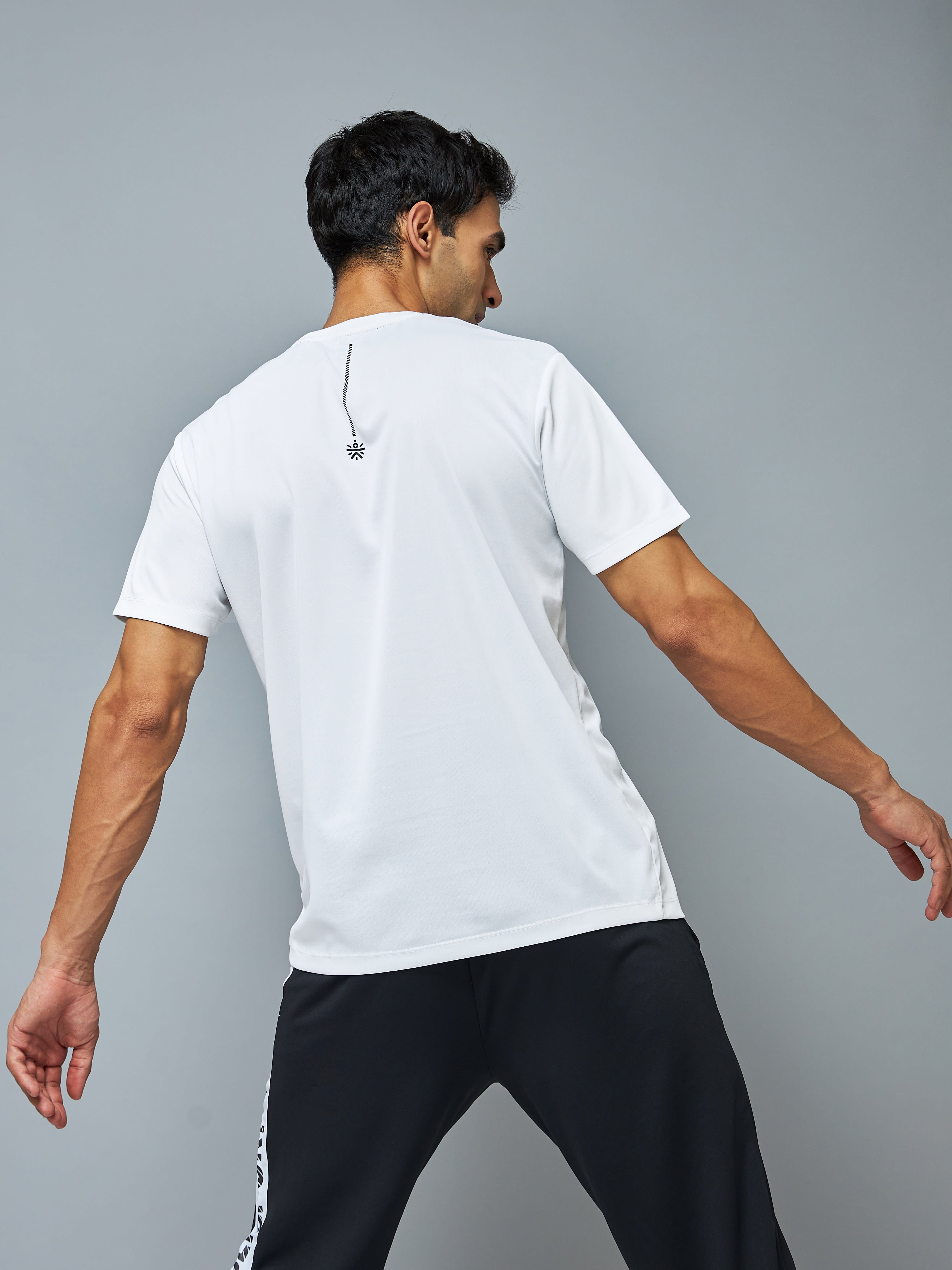 Signature Logo Graphic Training T-shirt