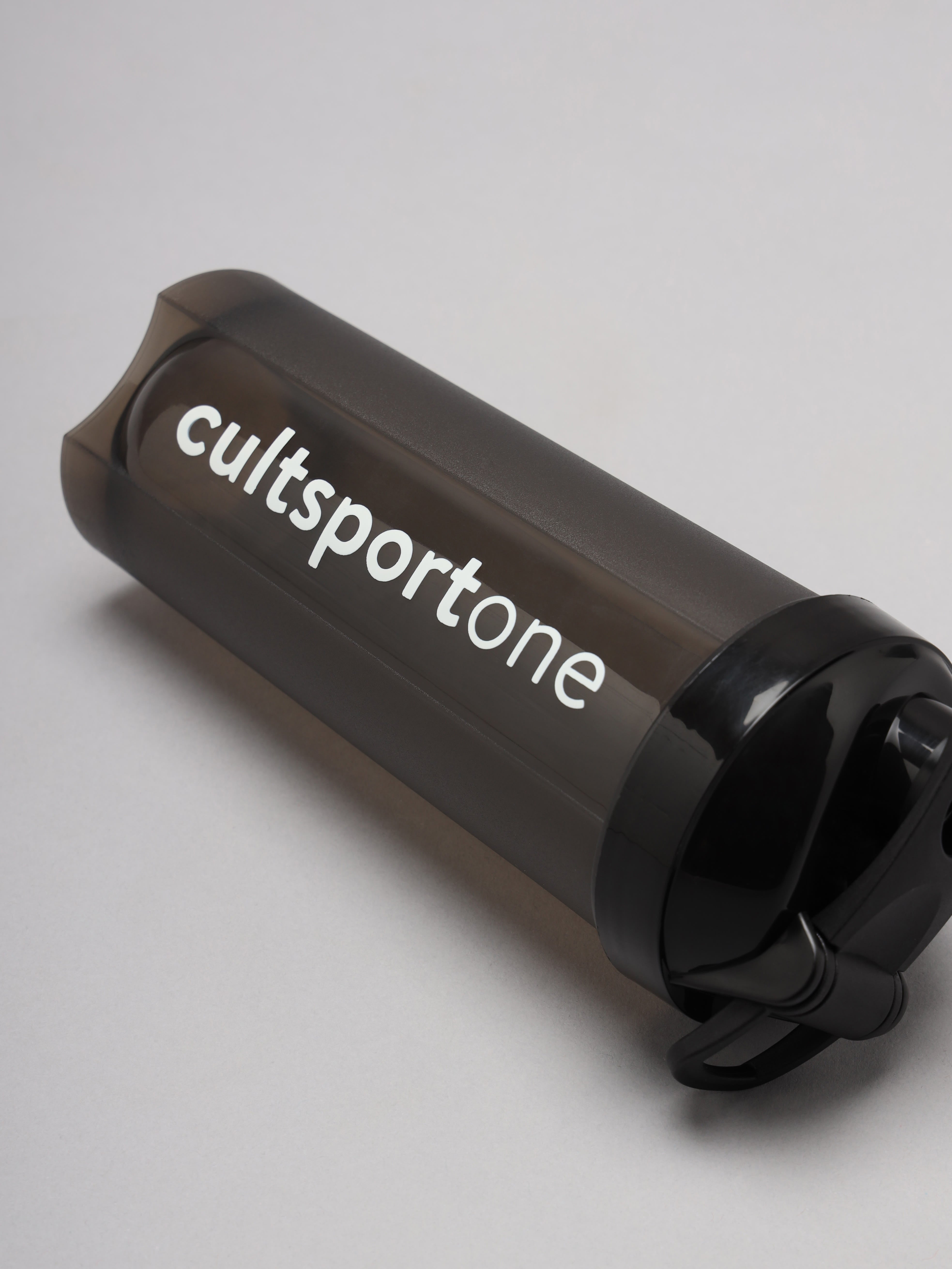 Spill Proof Flip Top Shaker with Blender Ball