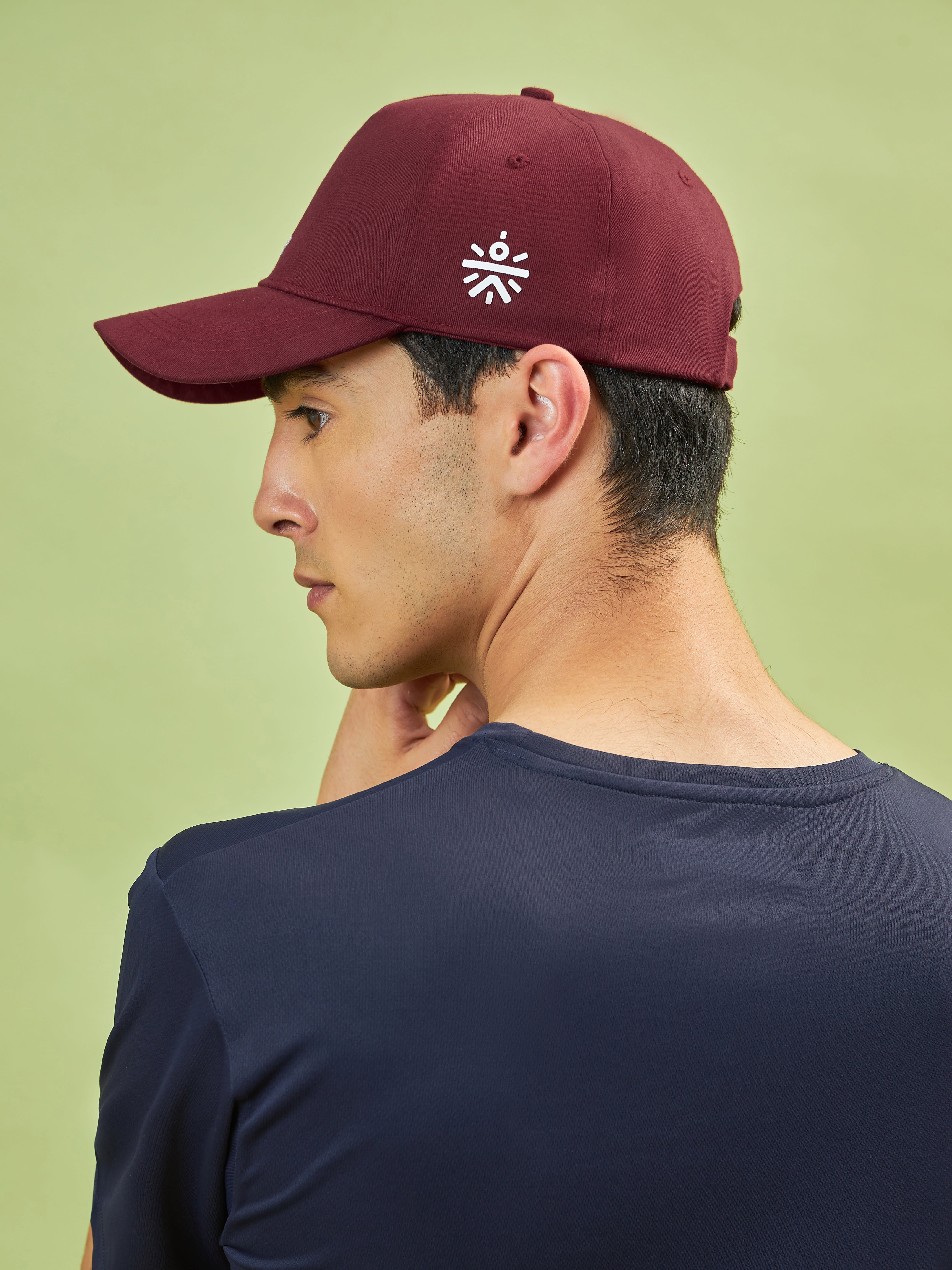 Stylish Cap for Men & Women UV Protection Lightweight & Breathable Fabric Adjustable Closure Comfortable Fit Ideal for Outdoor, Sports & Casual Use Maroon