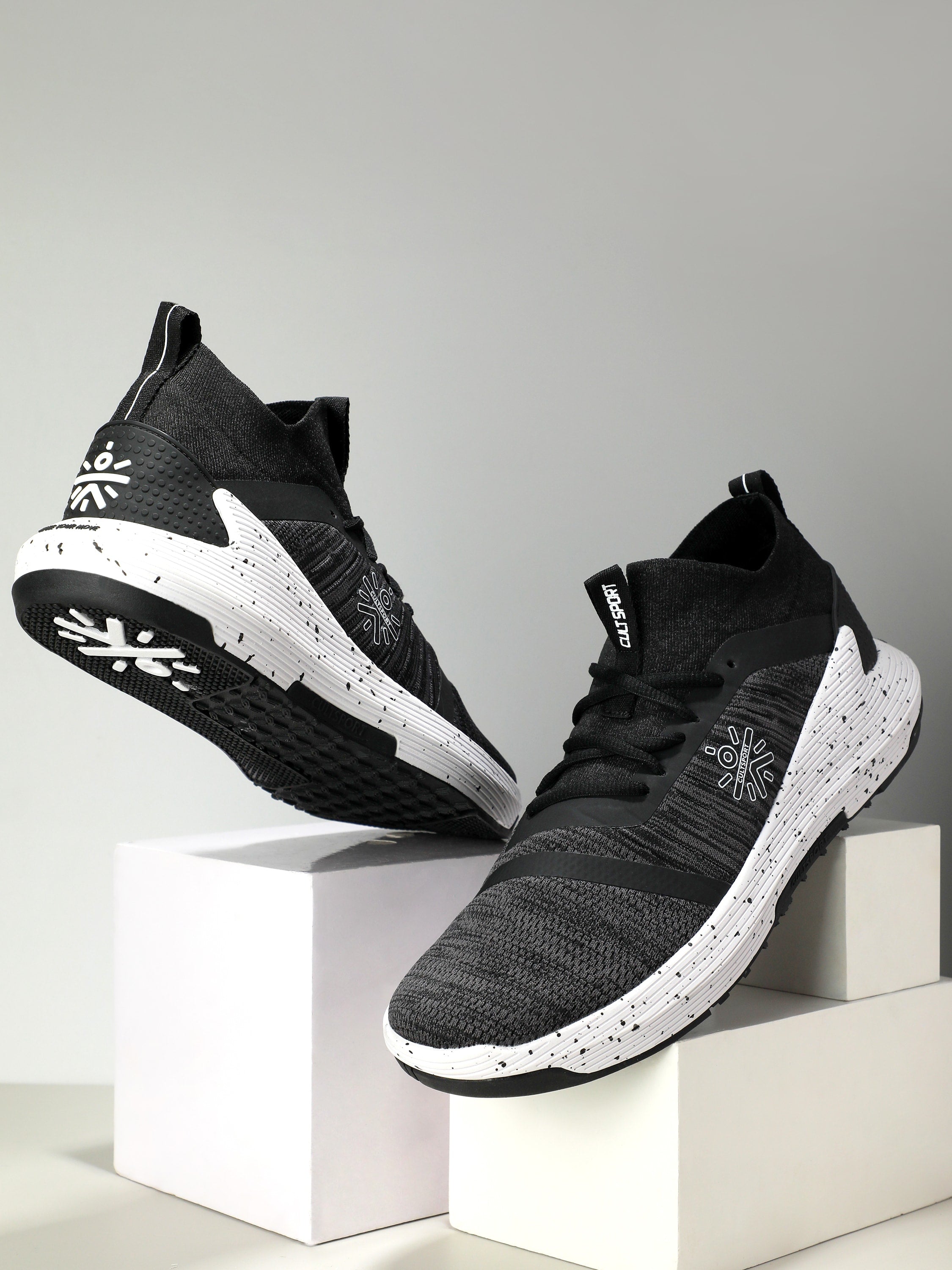 cult Pro-Train Men Training Shoes - Black/White