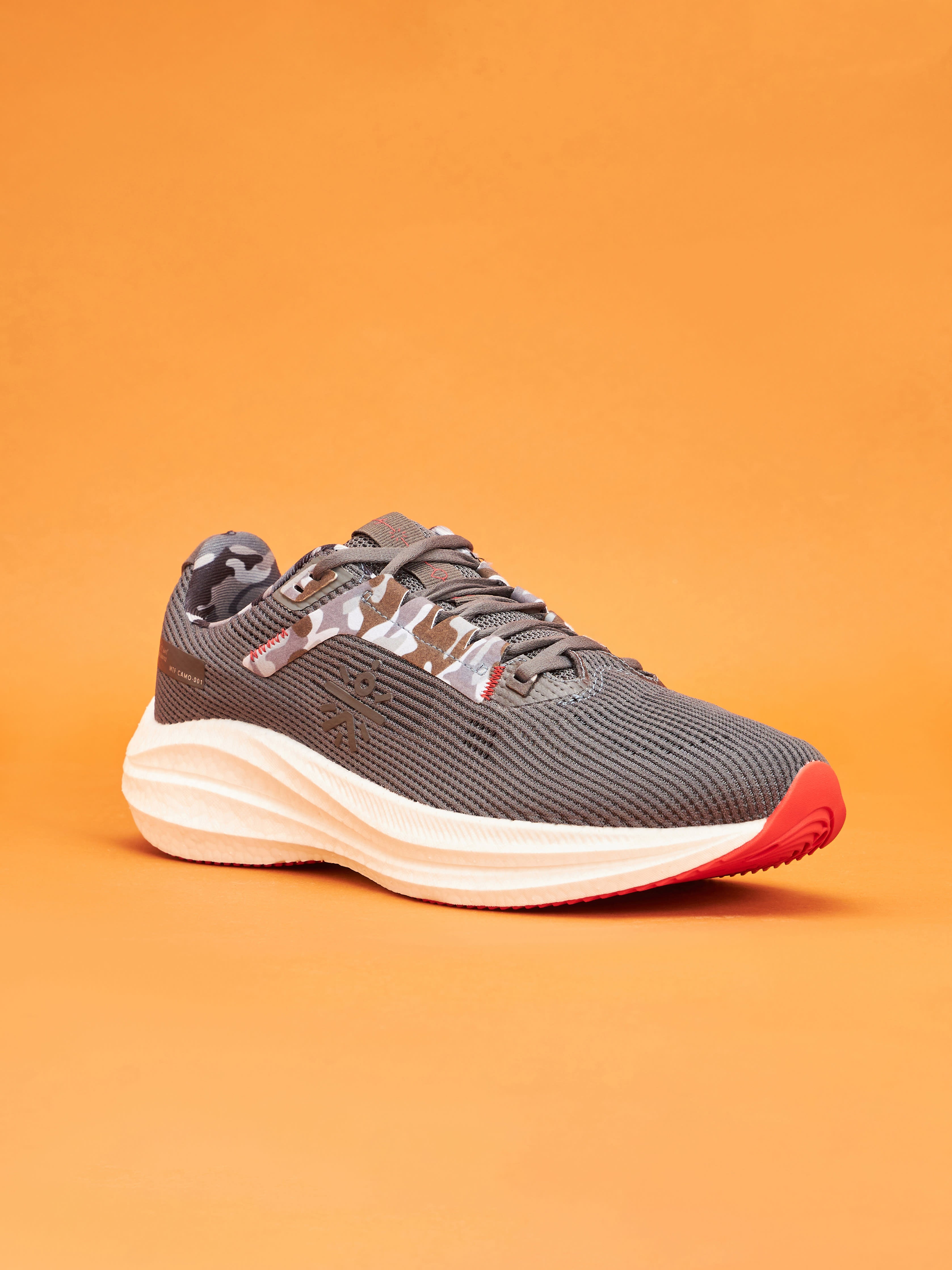 cult Versa DFNDR Men Running Shoes - Grey/Red