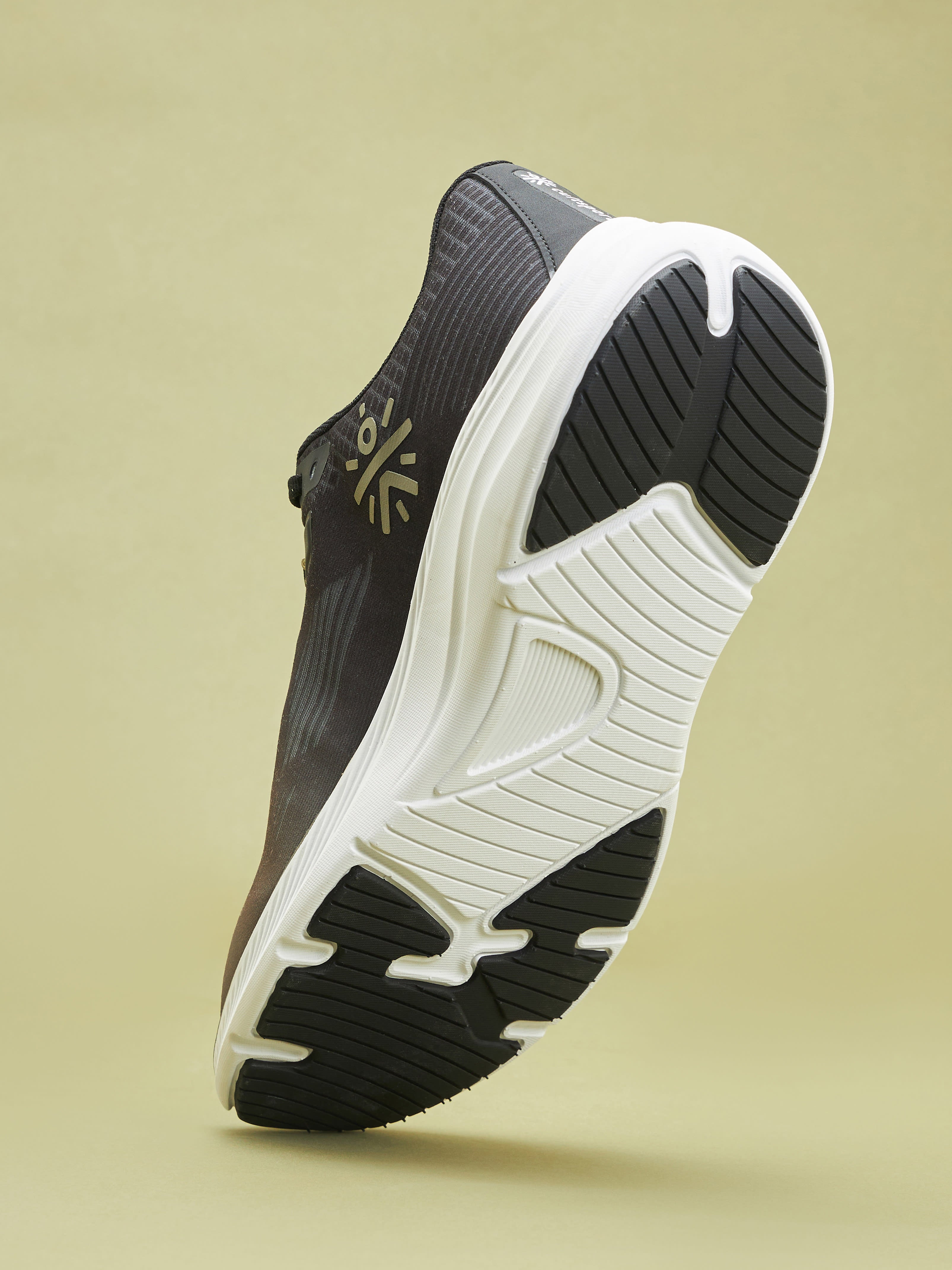 cult Thunderbird Men Running Shoes - Olive/Black