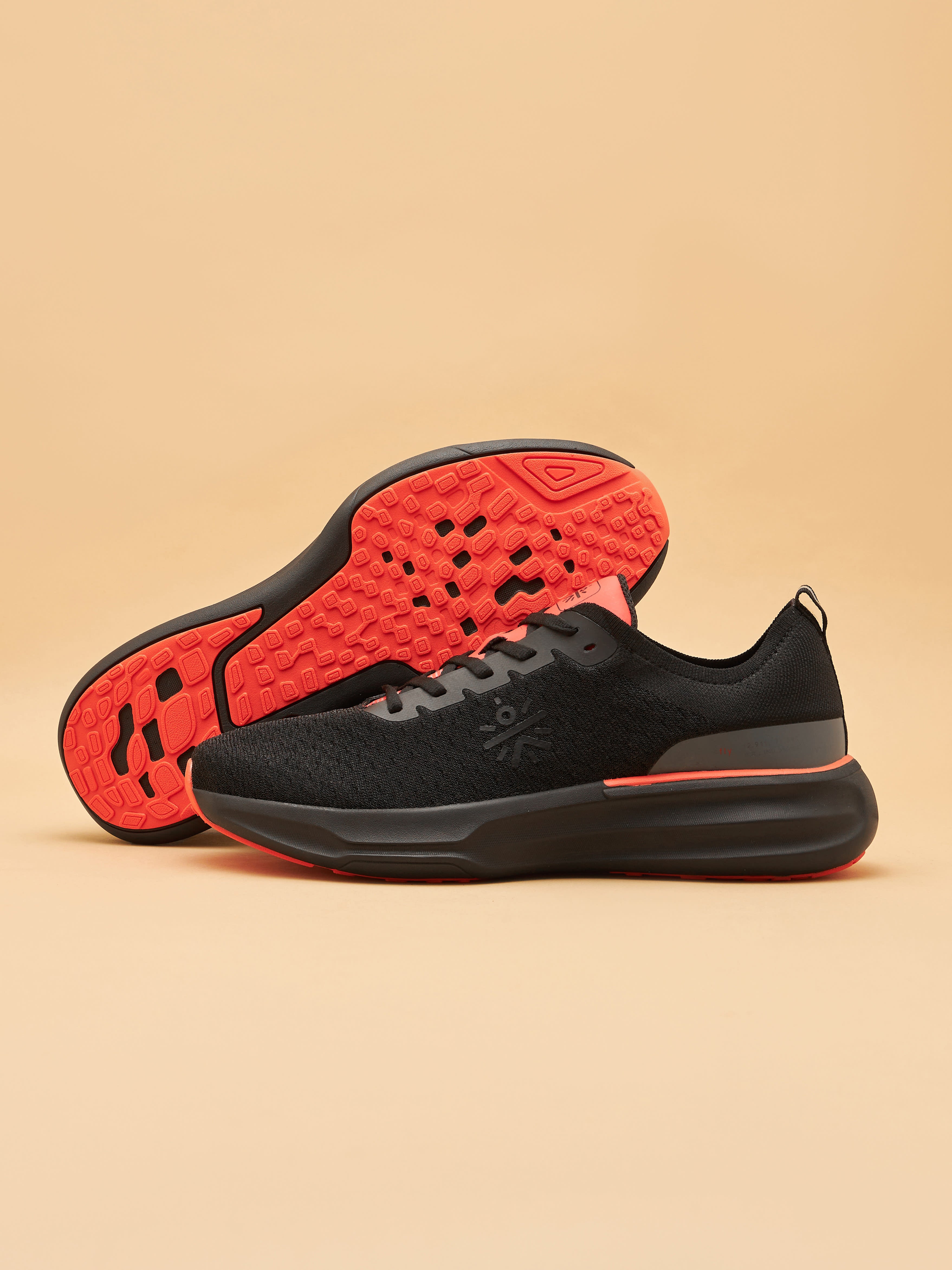 cult Versa Fly Men Running Shoes - Black/Red