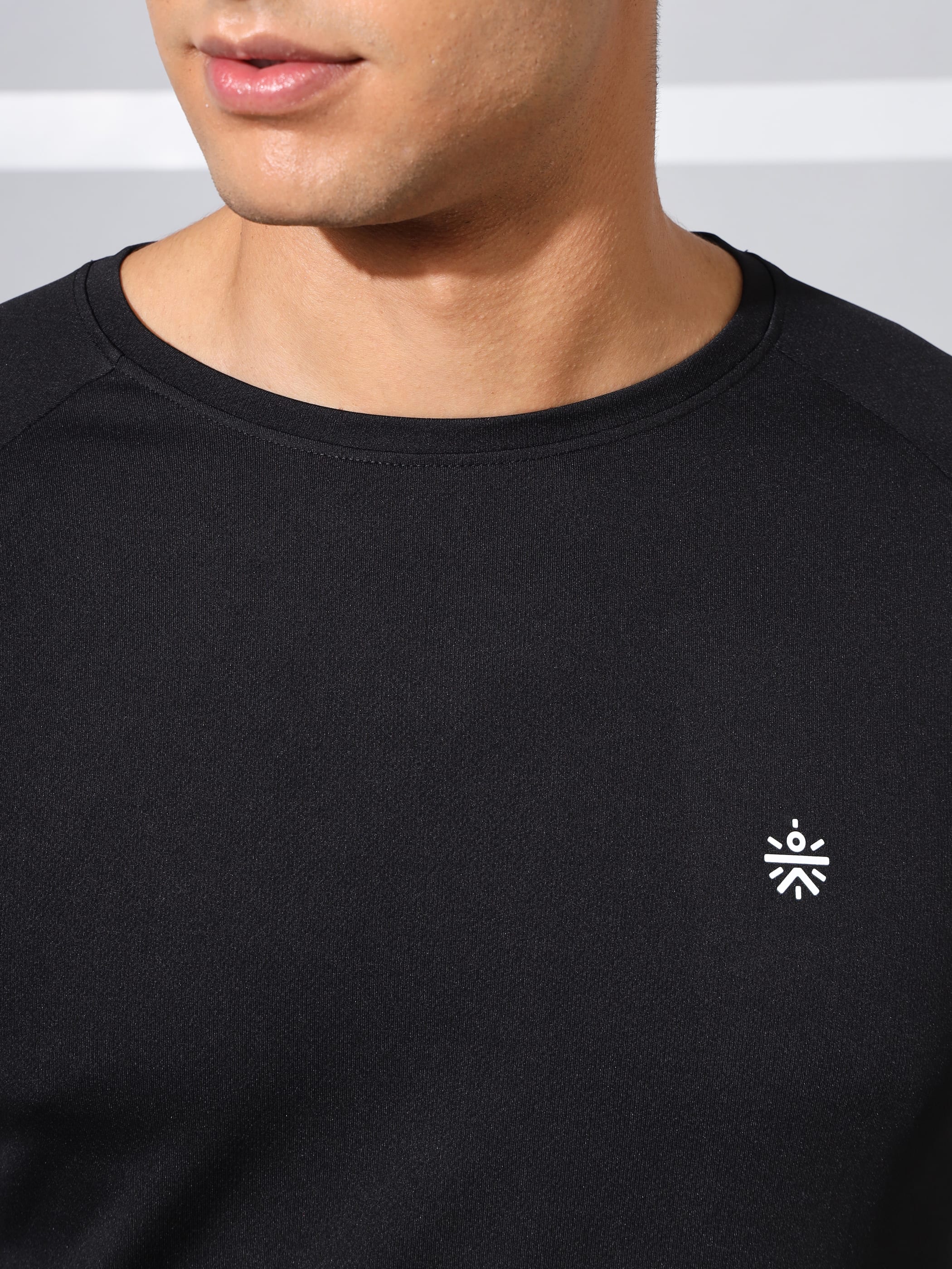 Active T-shirt with Thumbhole Sleeves