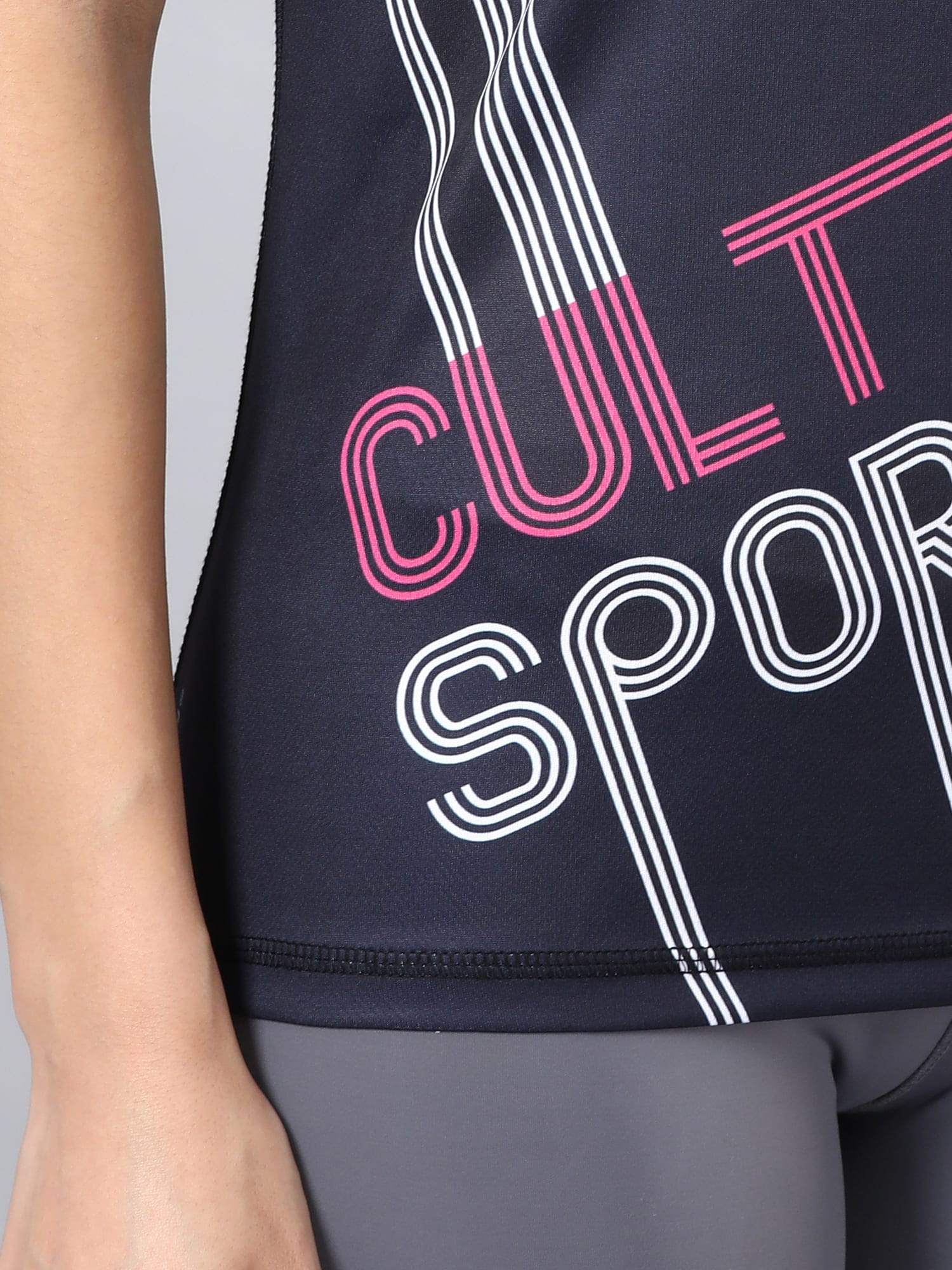 Signature CultTypo Dark Blue Training Tee