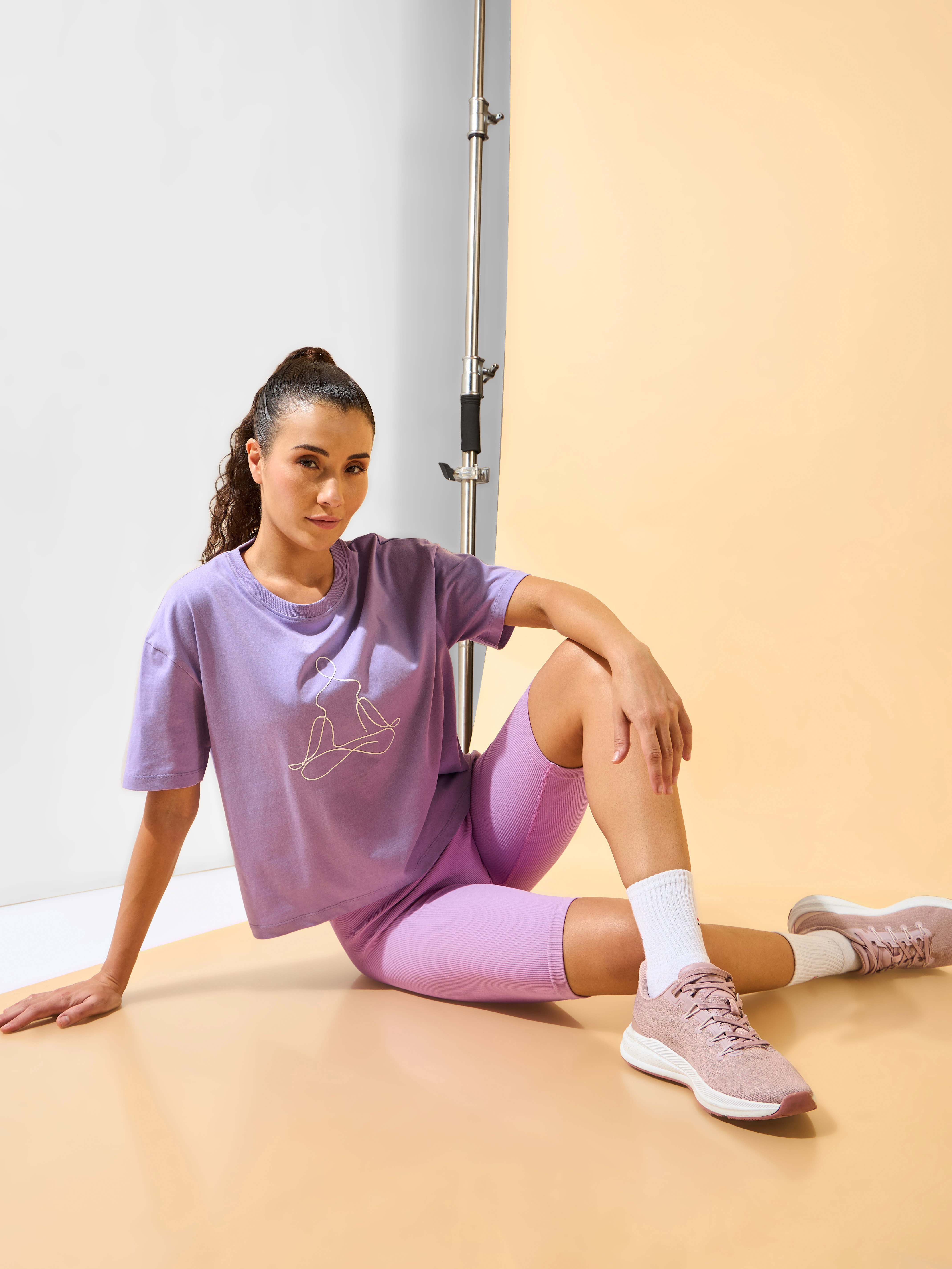 Yoga Caricature Print Cropped T-shirt