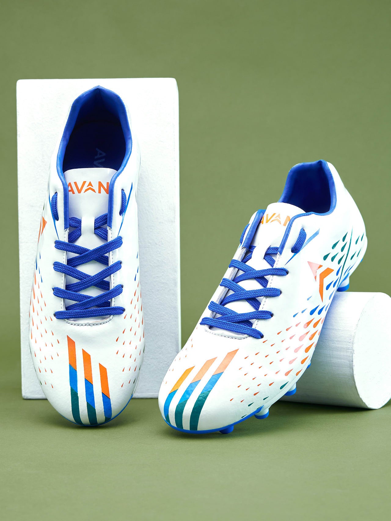 Avant Men's FreeKick Football Shoes-White/Blue