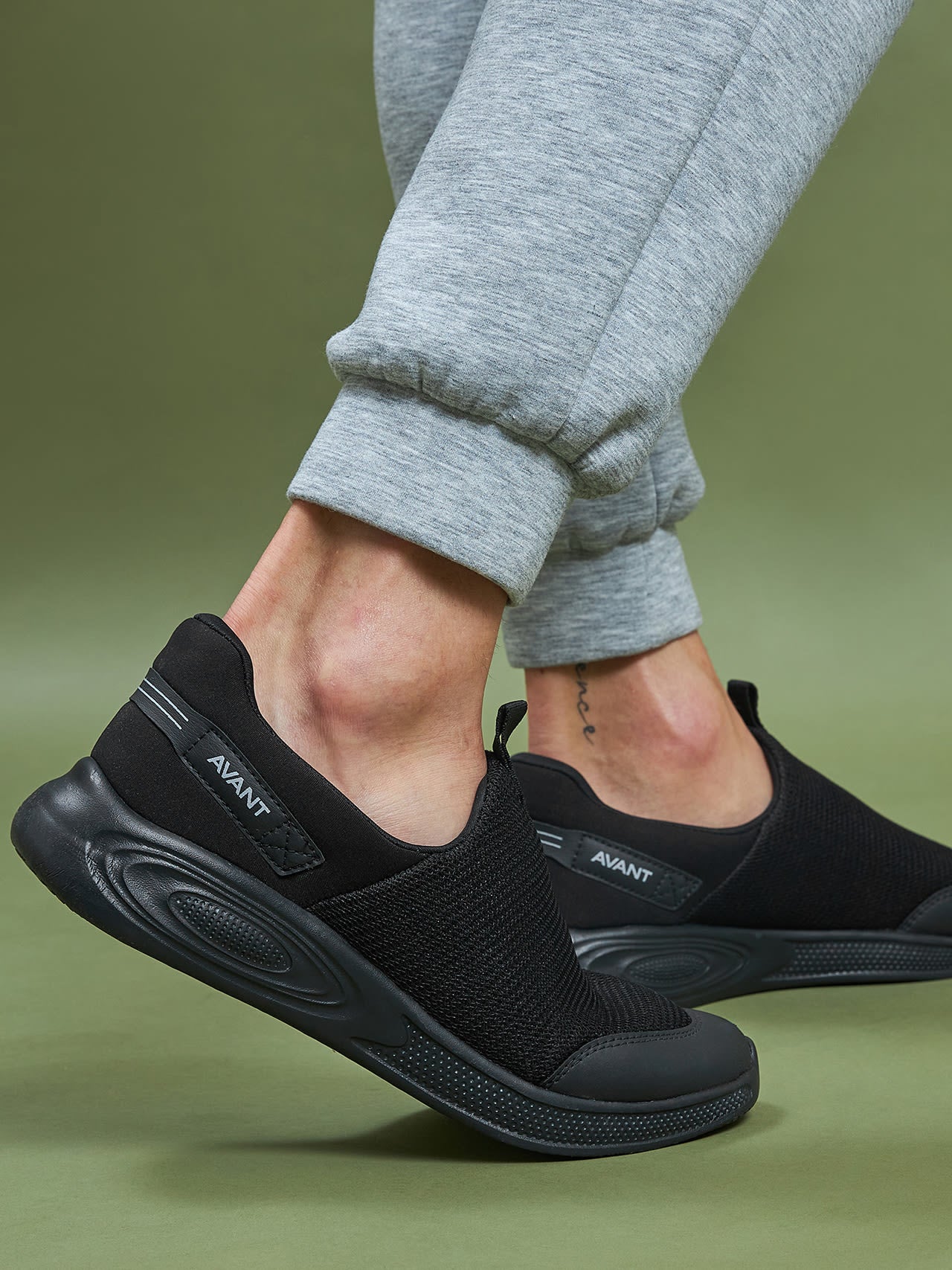 Avant Men's Comfit Slip-On Walking Shoes - Black