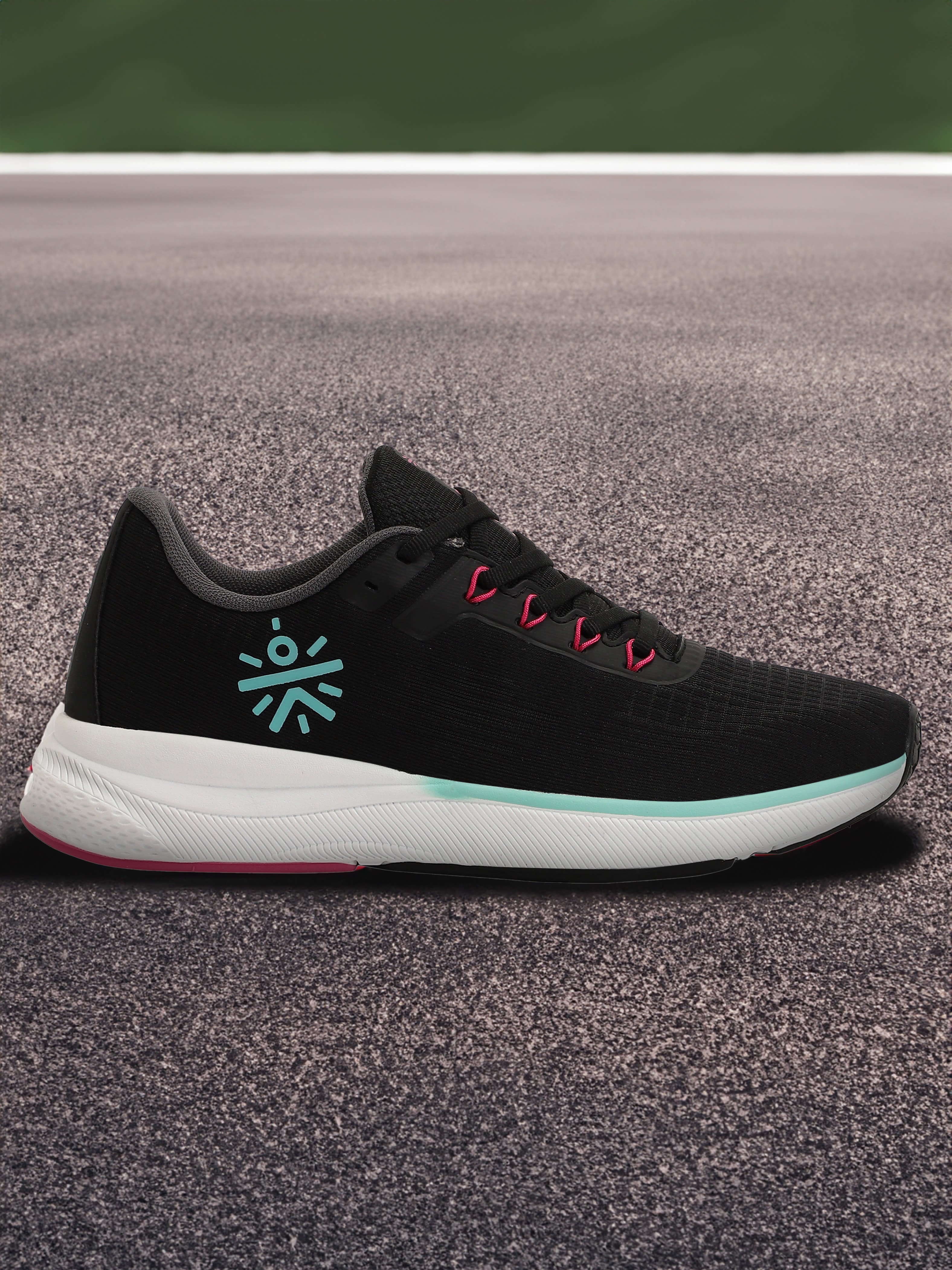 cult Thunderbird Women Running Shoes - Black