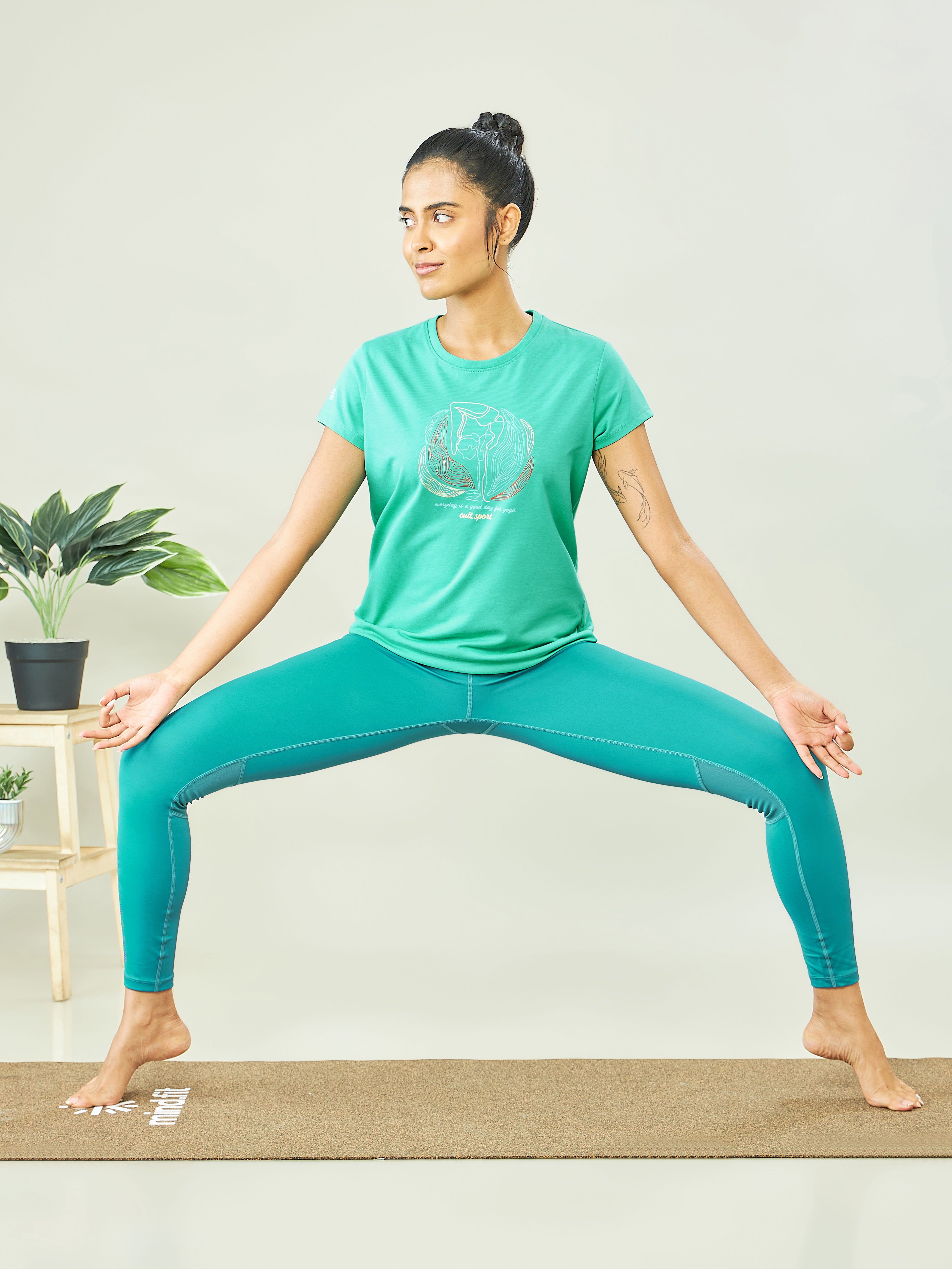 Graphic Print Yoga T-shirt