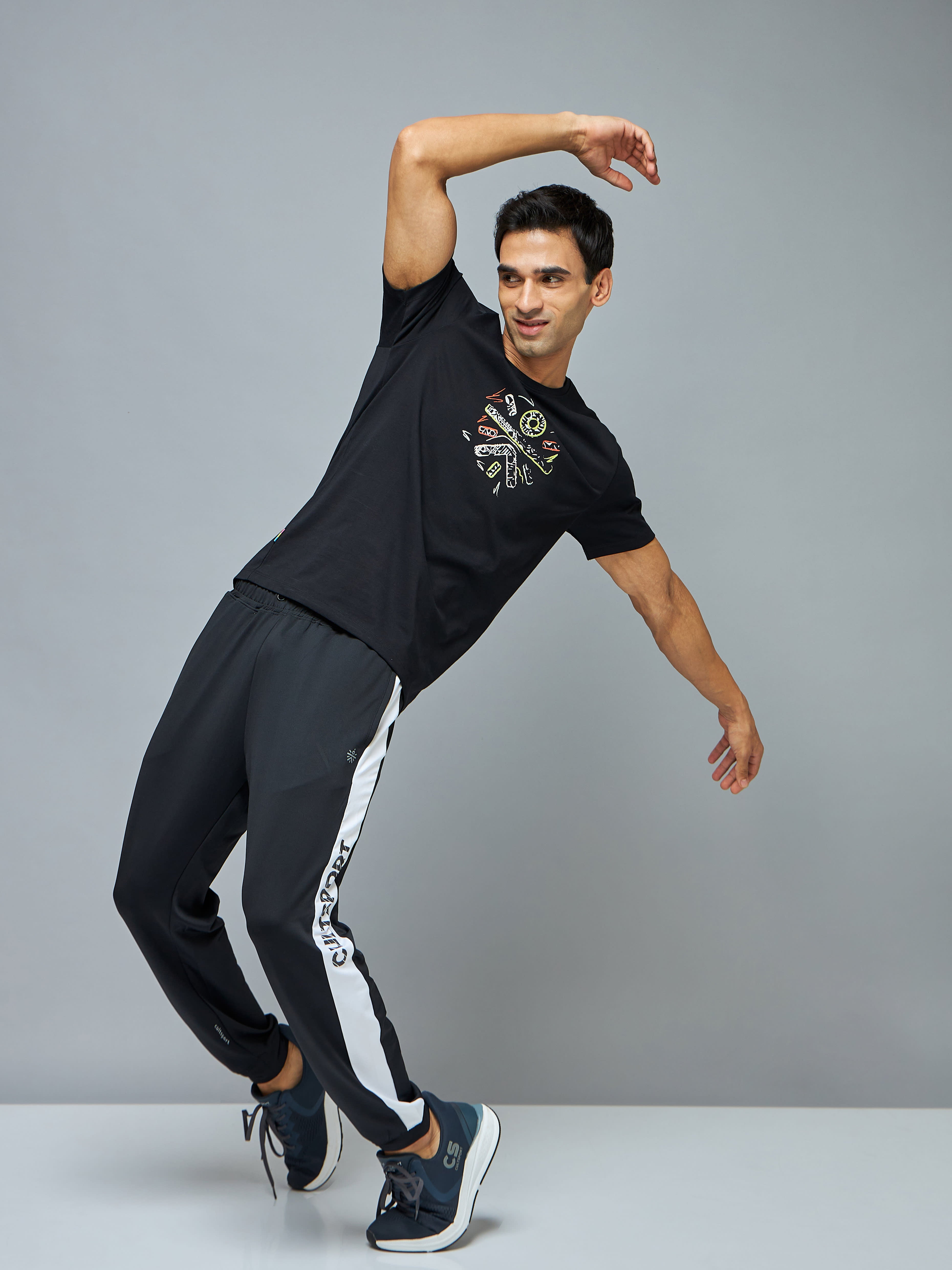 Signature Logo Graphic T-shirt