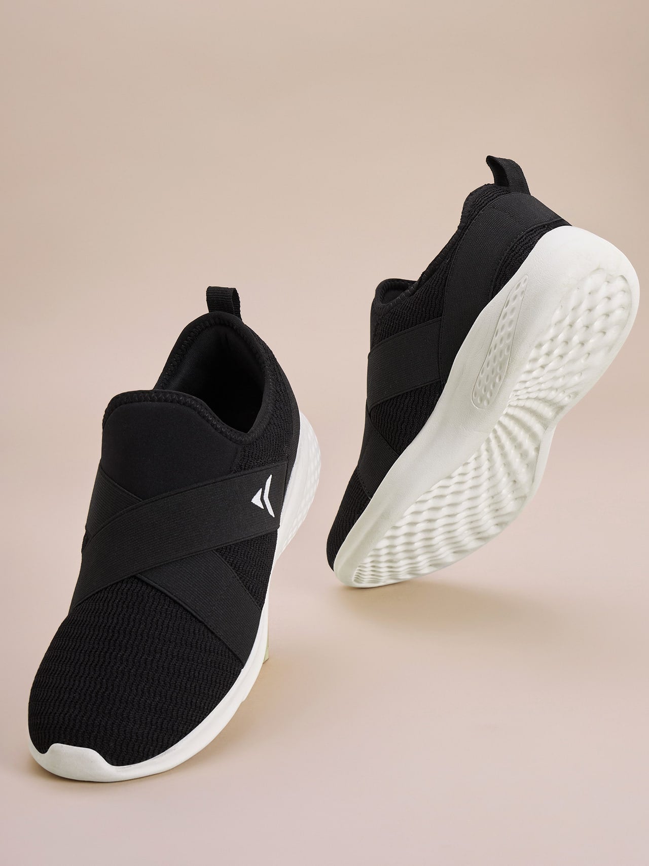 Avant Women's Softy Slip-On Walking Shoes - Black