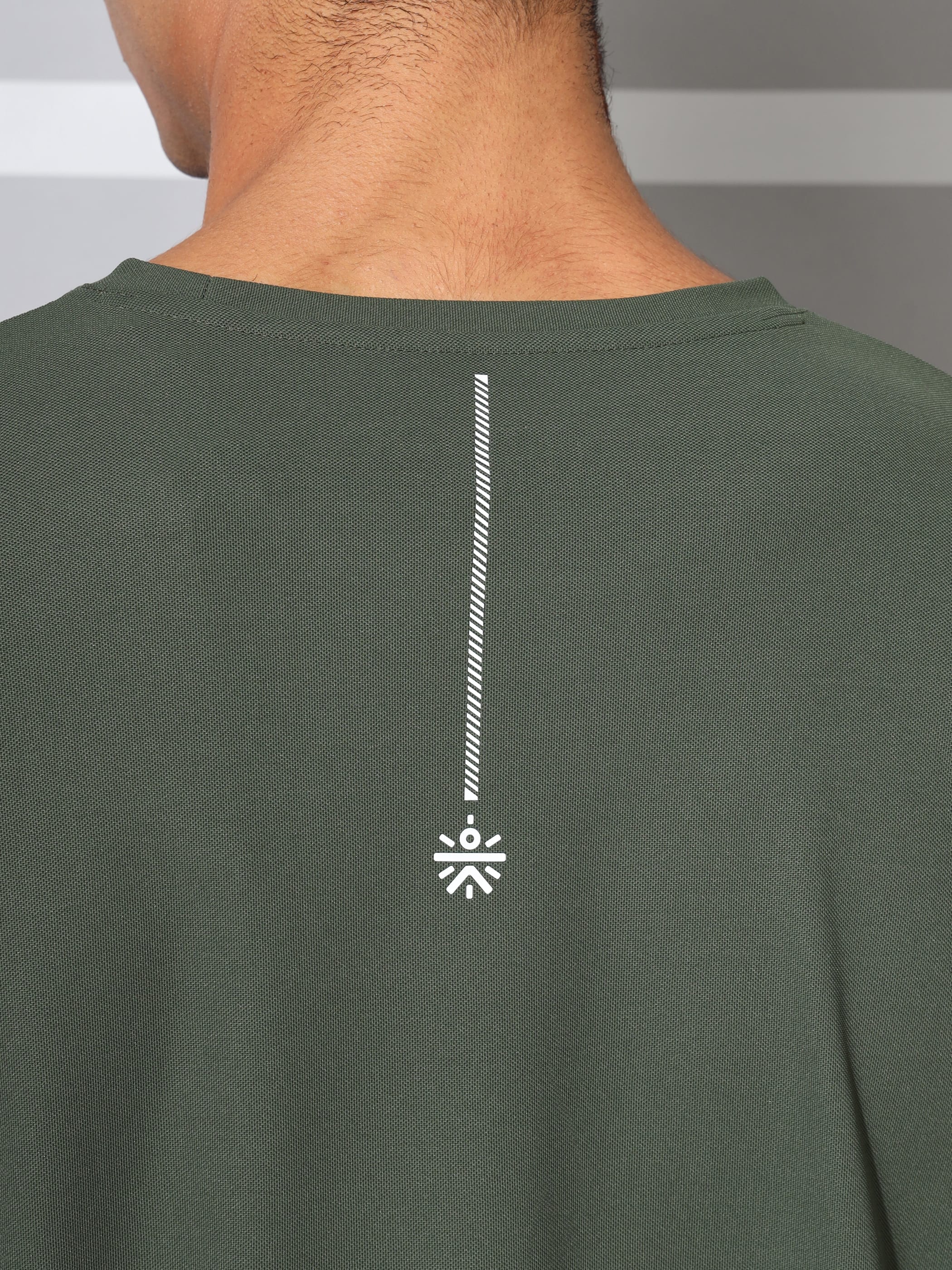 Graphic Performance T-shirt with Thumbholes