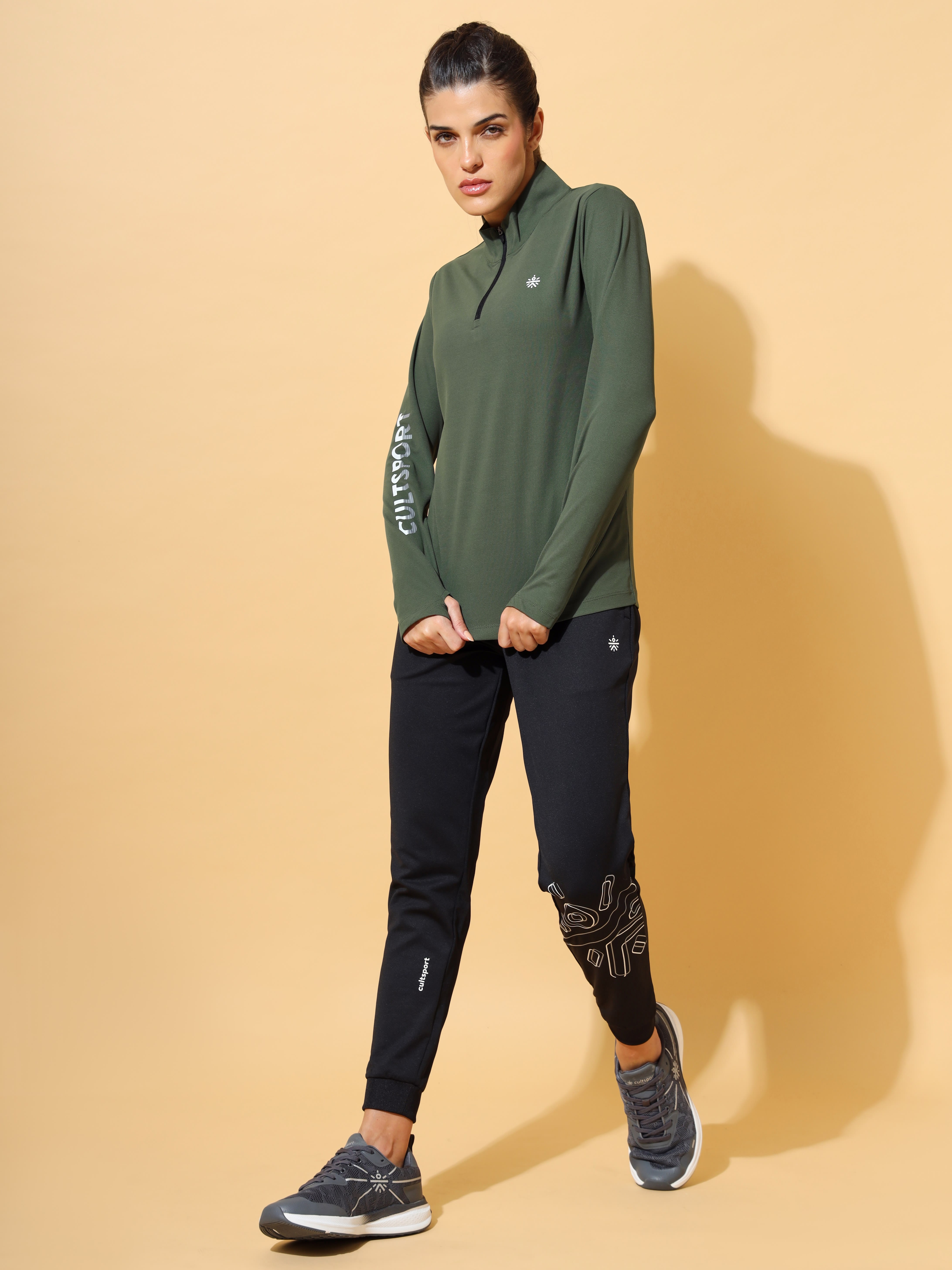 Performance T-shirt with Thumbholes