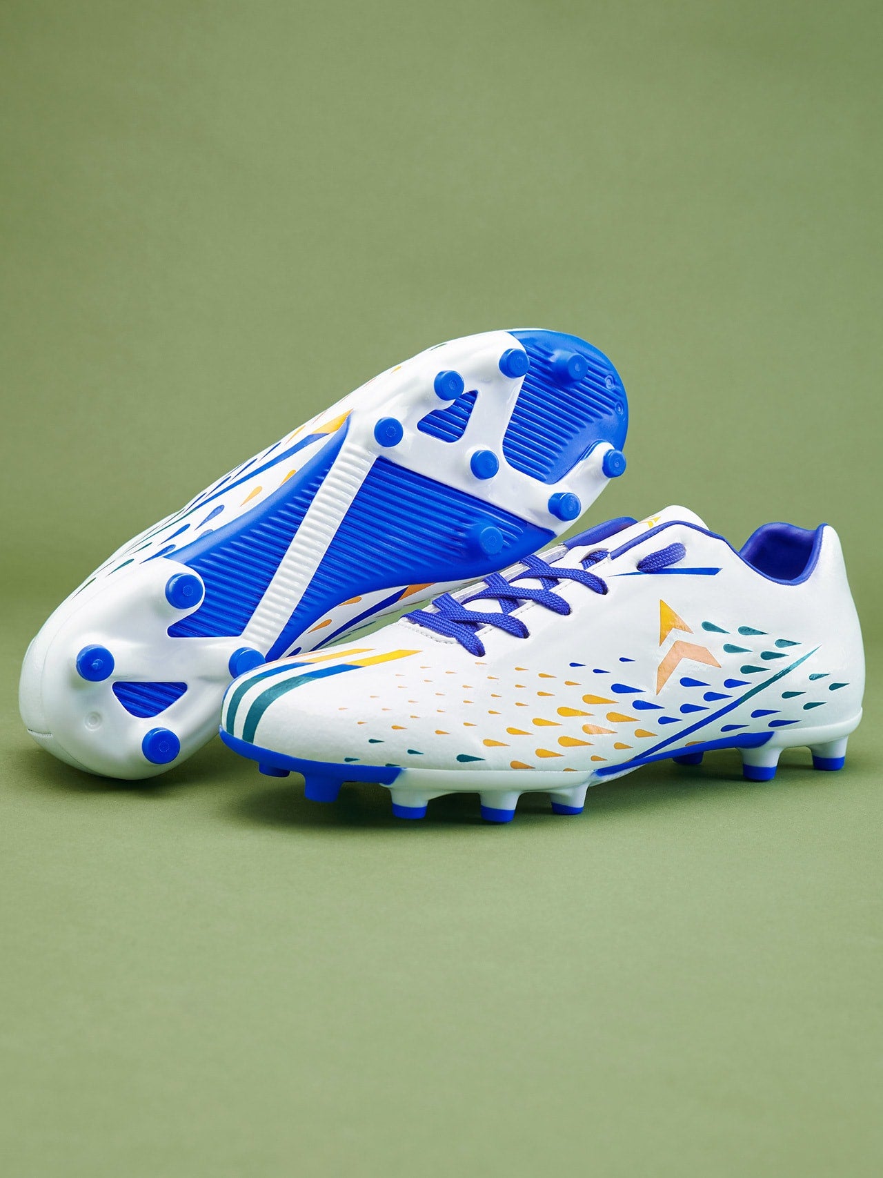 Avant Men's FreeKick Football Shoes-White/Blue
