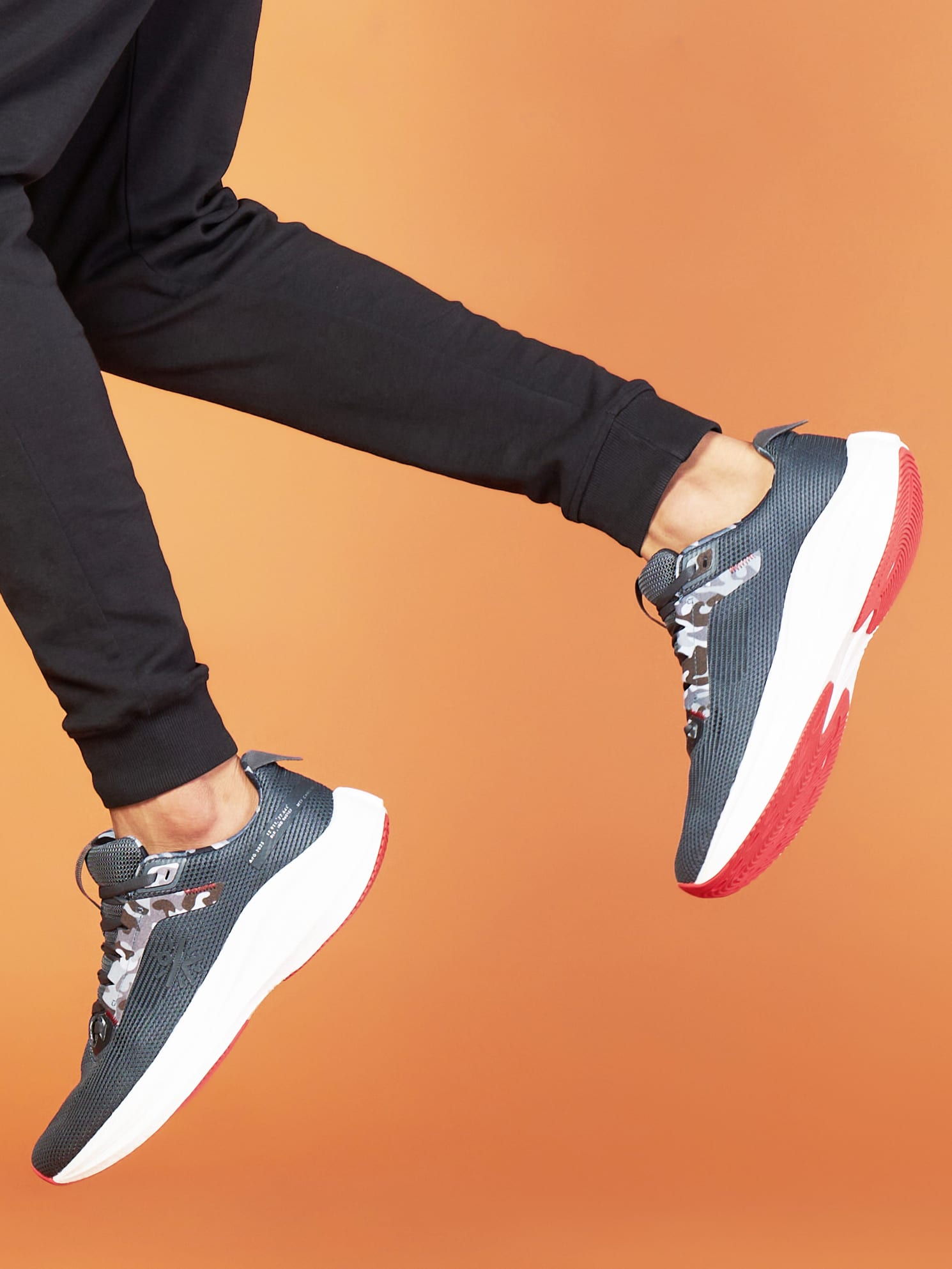 cult Versa DFNDR Men Running Shoes - Grey/Red