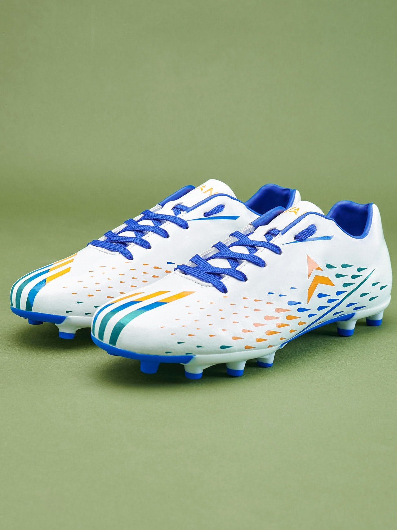 Avant Men's FreeKick Football Shoes-White/Blue
