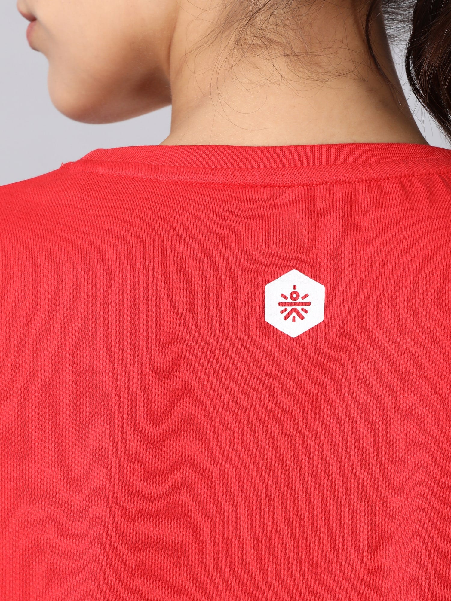 Flydry Cotton Solid Red Cropped Workout Tee