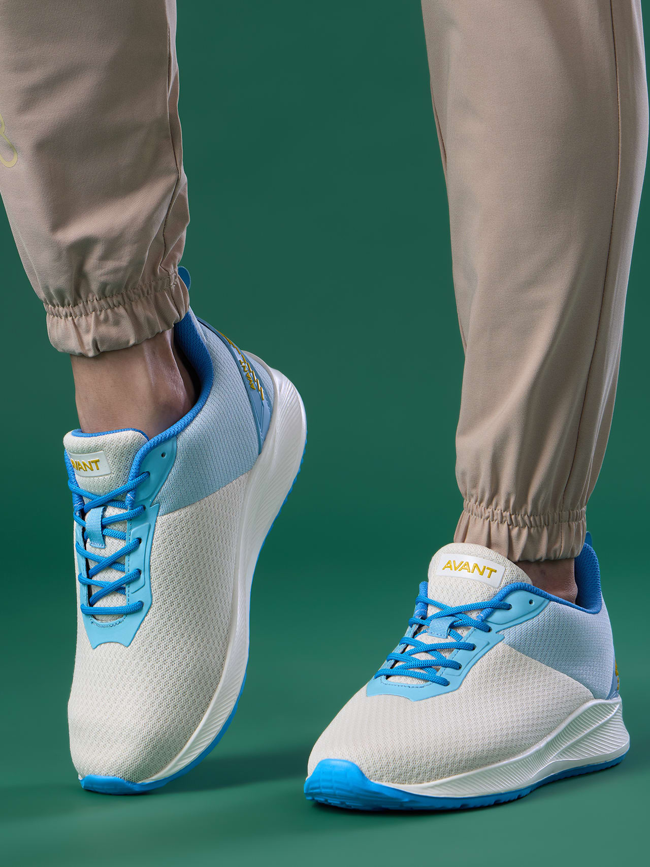 Avant Men's Racer Walking Shoes - Off White / Ice Blue