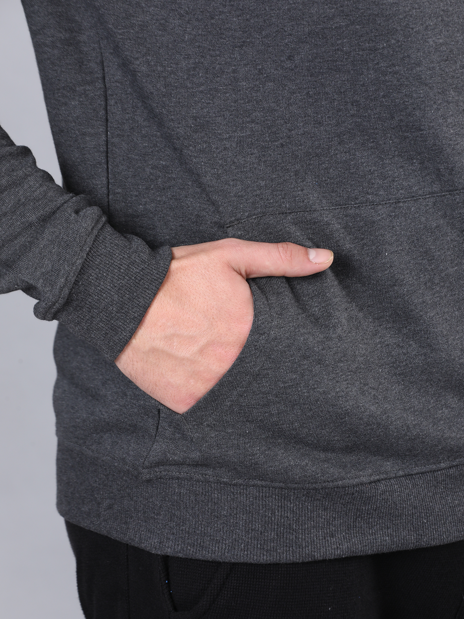 Signature Pullover Sweatshirt