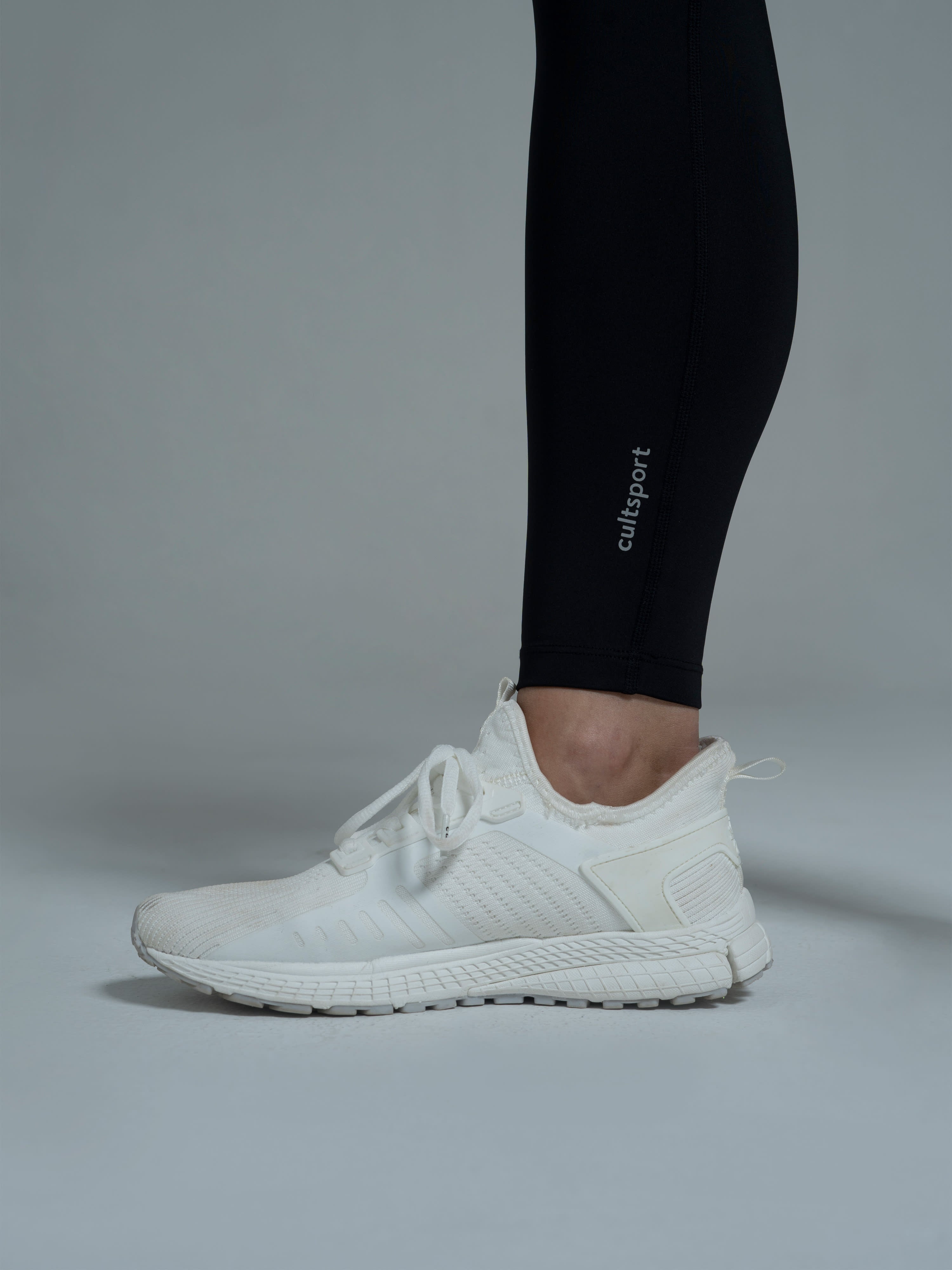 Black Absolute Fit Solid Running Tights