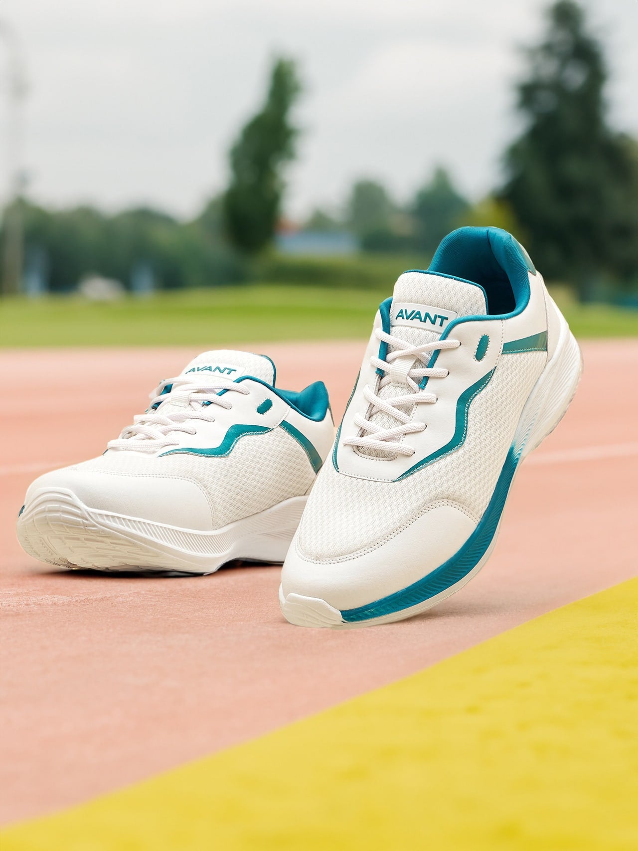 Avant Men's Softride Walking Shoes-White