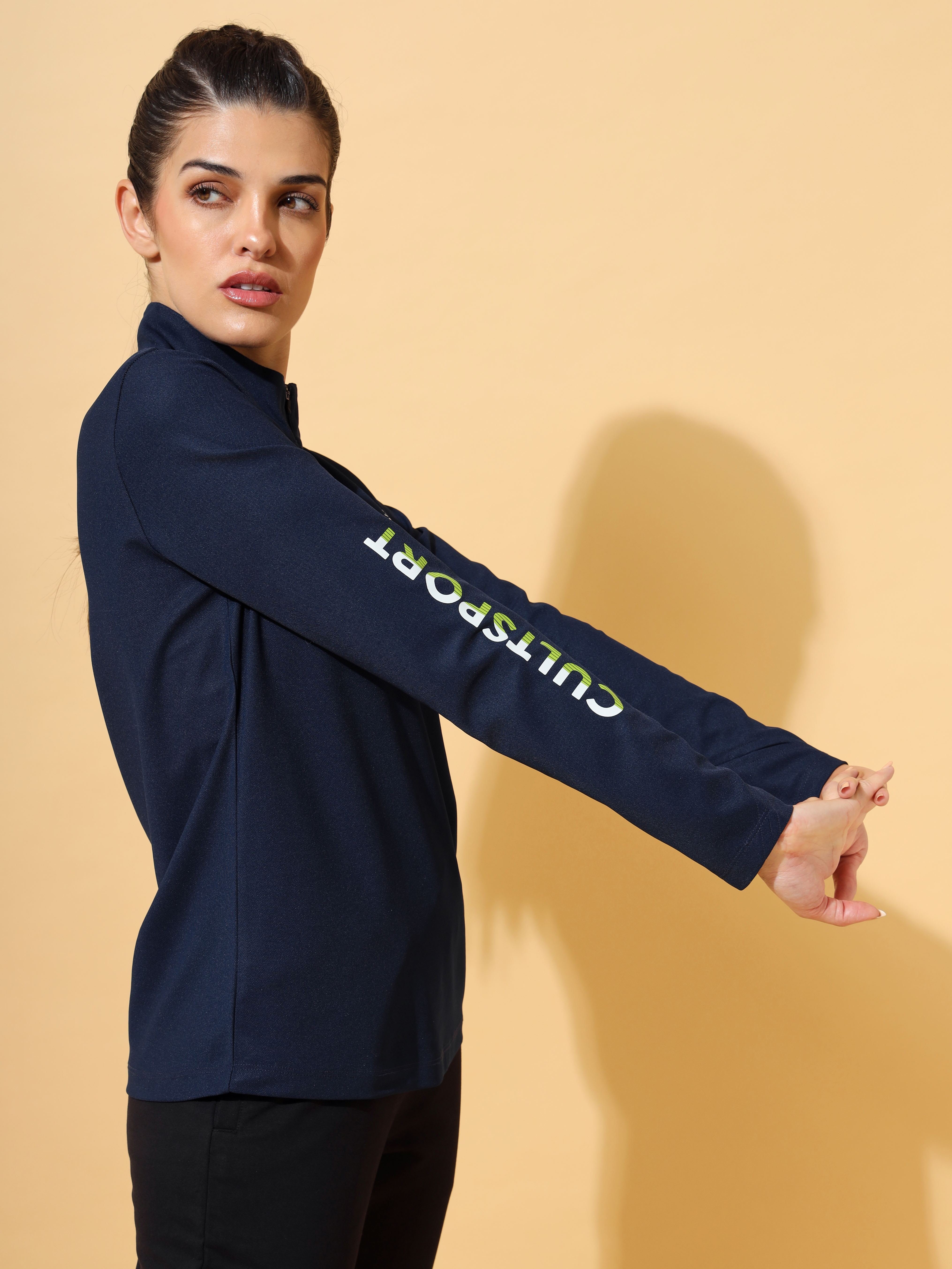 Performance T-shirt with Thumbholes