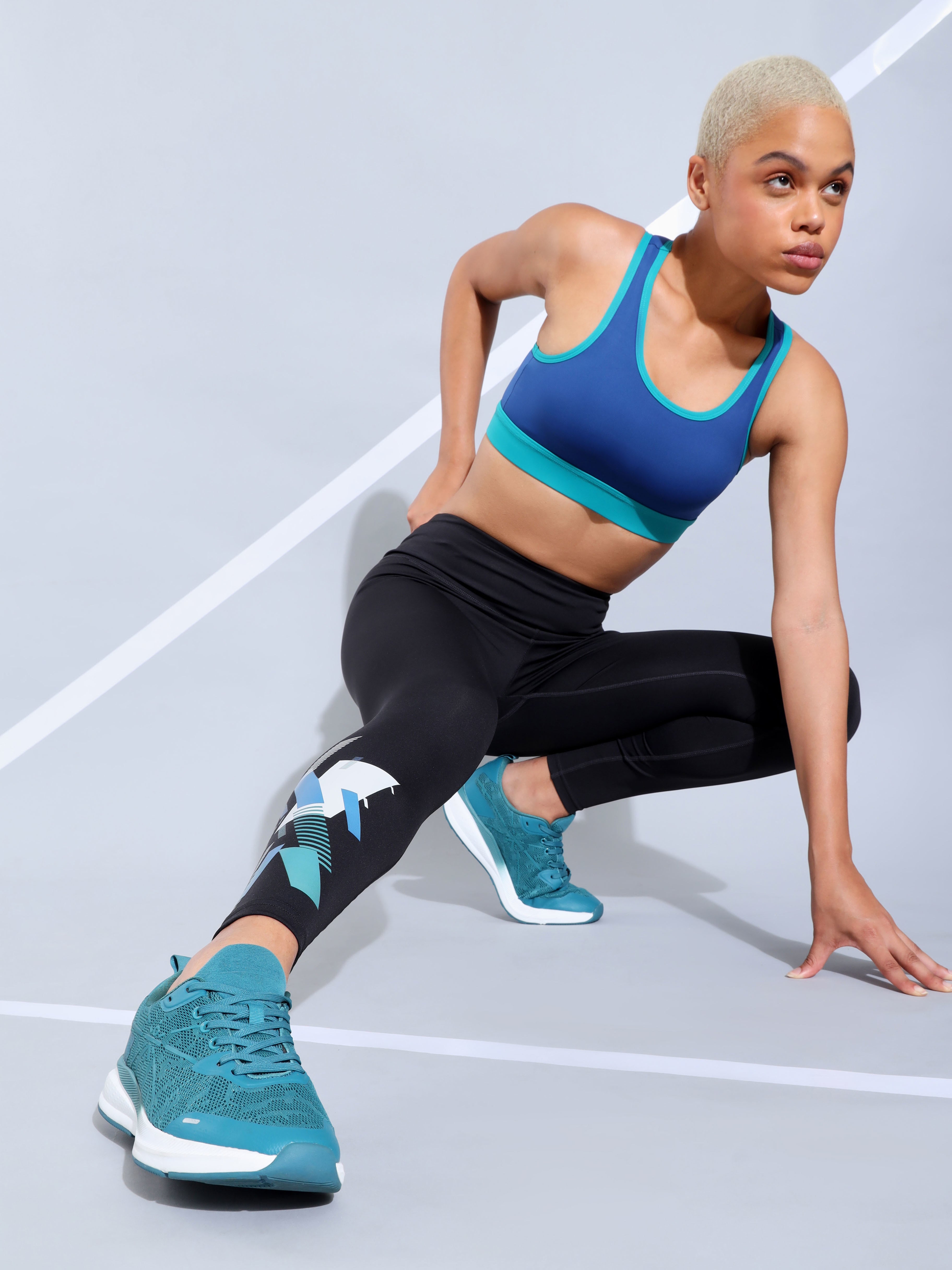 Black Absolute Fit Tights with Printed Design and Back Pocket