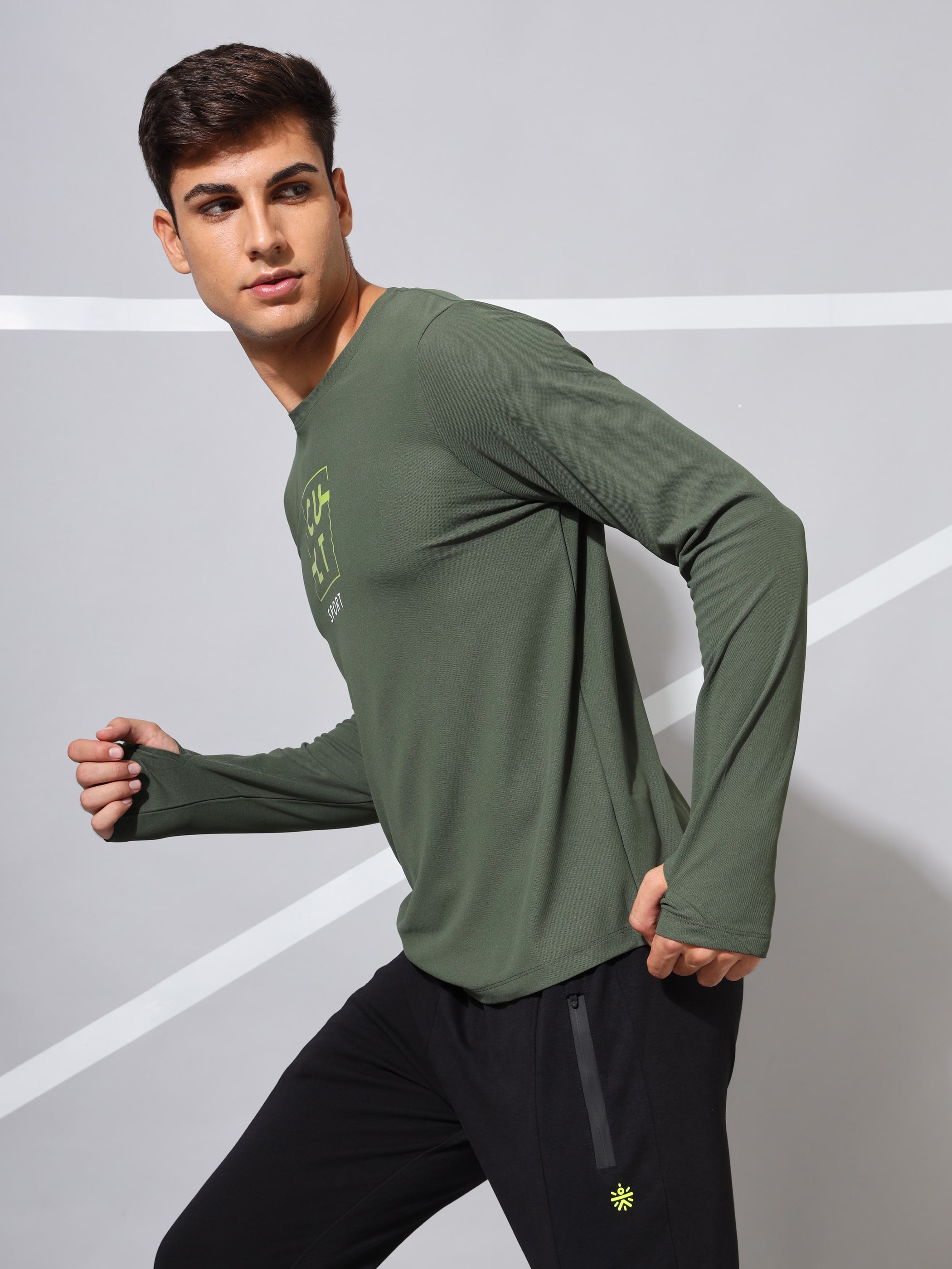 Graphic Performance T-shirt with Thumbholes