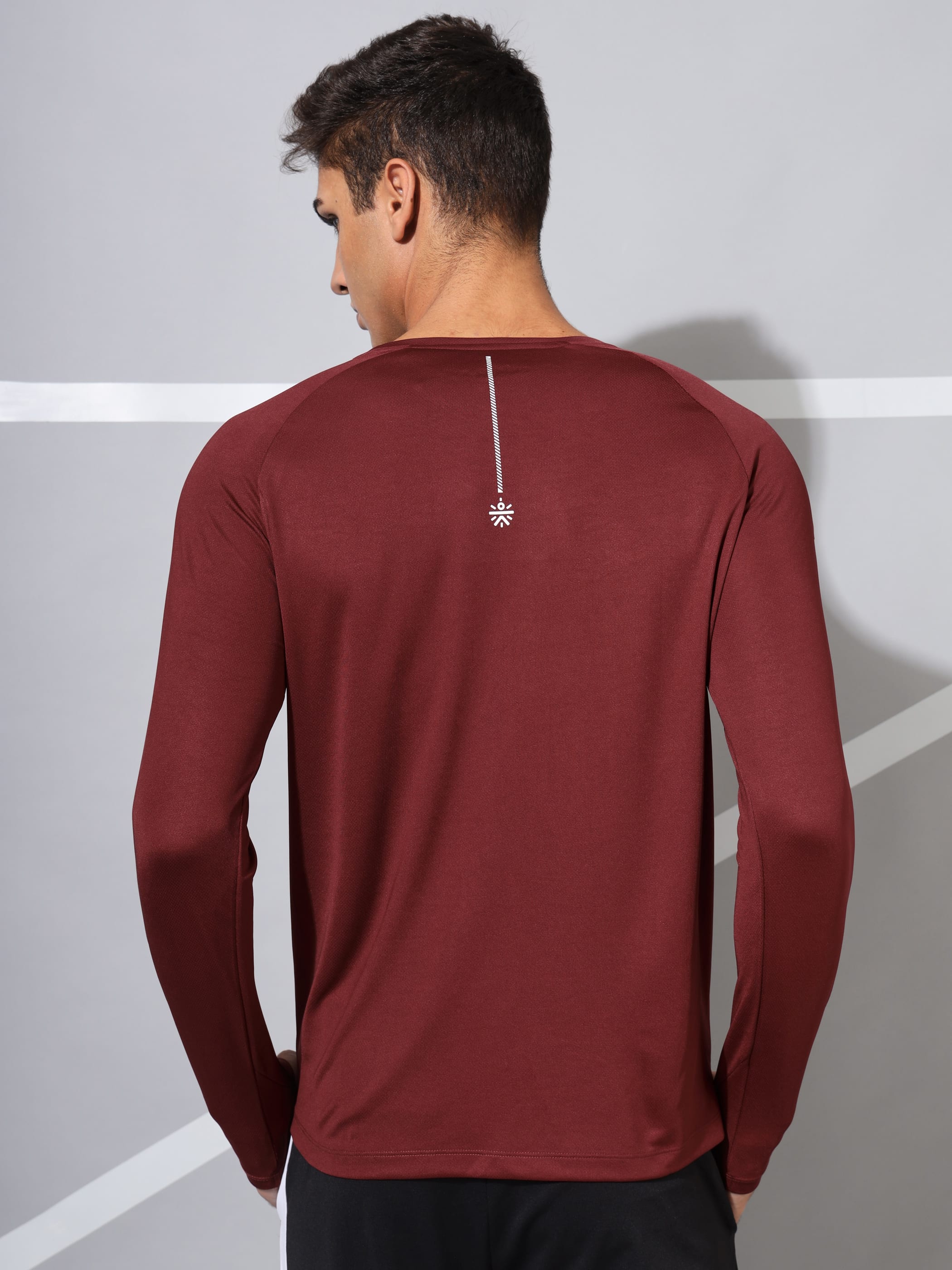 Active T-shirt with Thumbhole Sleeves