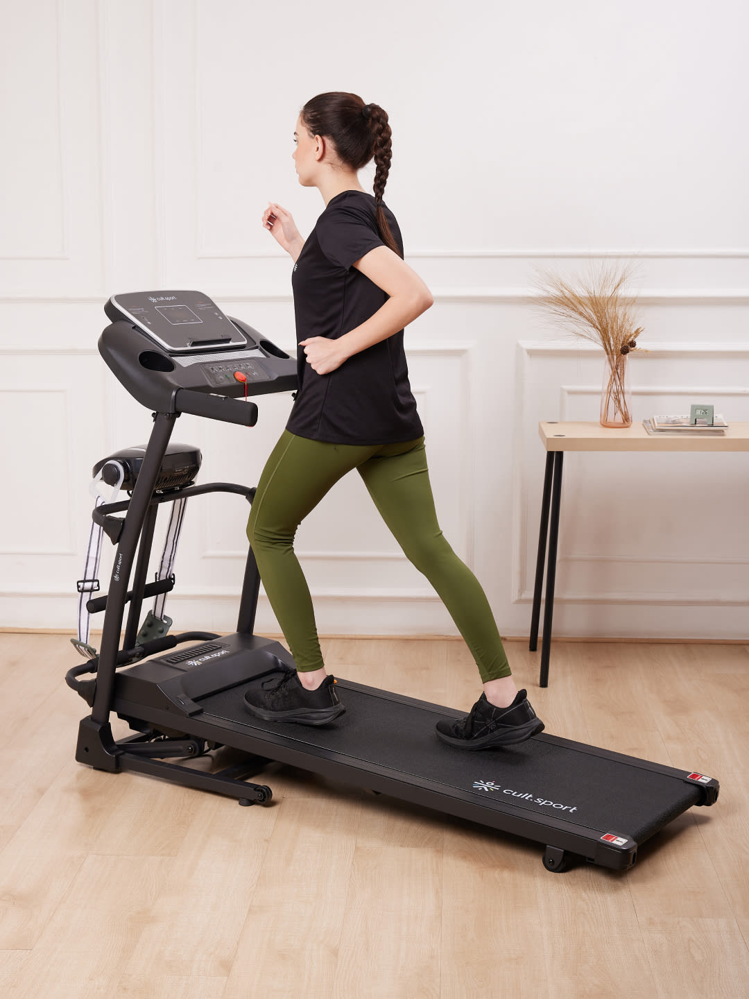 Smartrun Cardiff 3.5 HP Peak Treadmill | 15-level Auto-Incline & Massager | Max Weight-100kg | Max Speed-10kmph (with 6 months extended warranty)