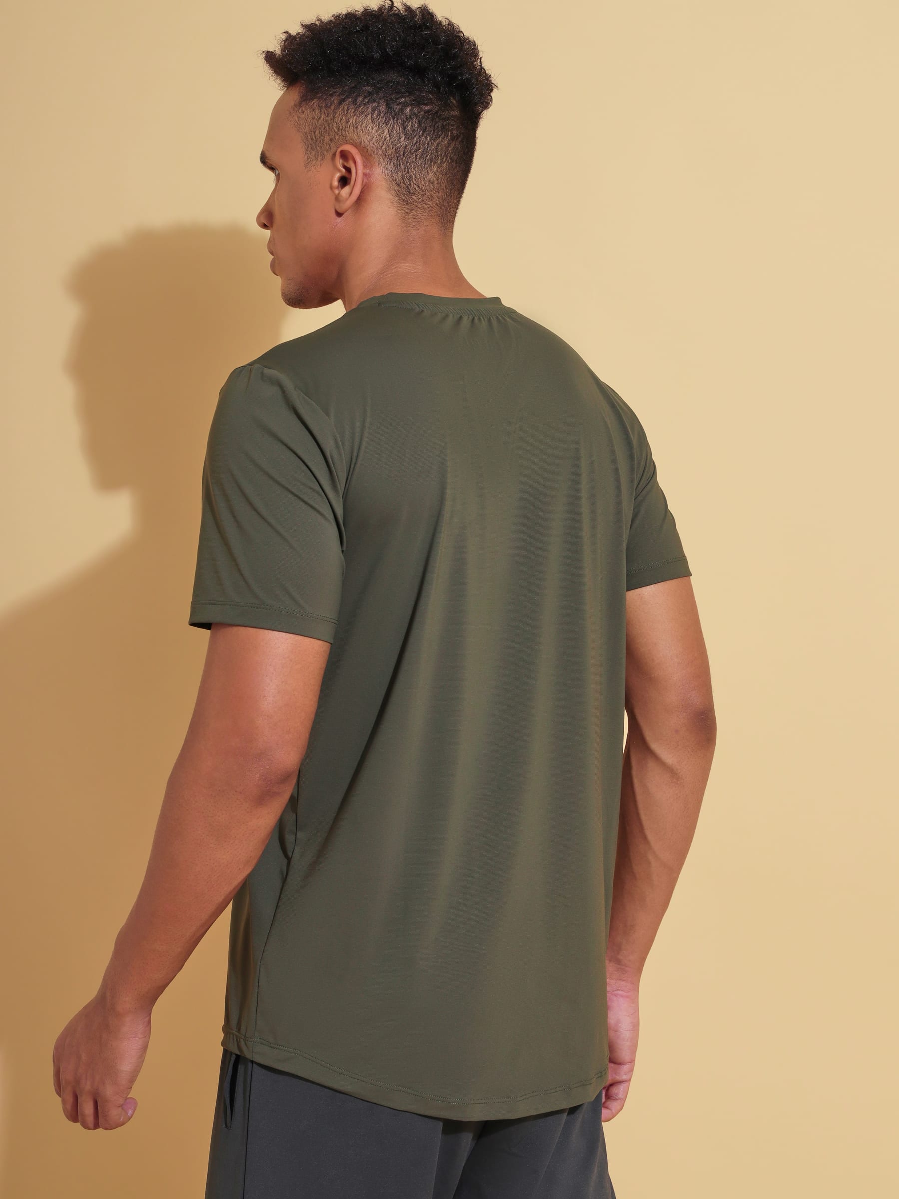 Solid Active T-shirt with Logo