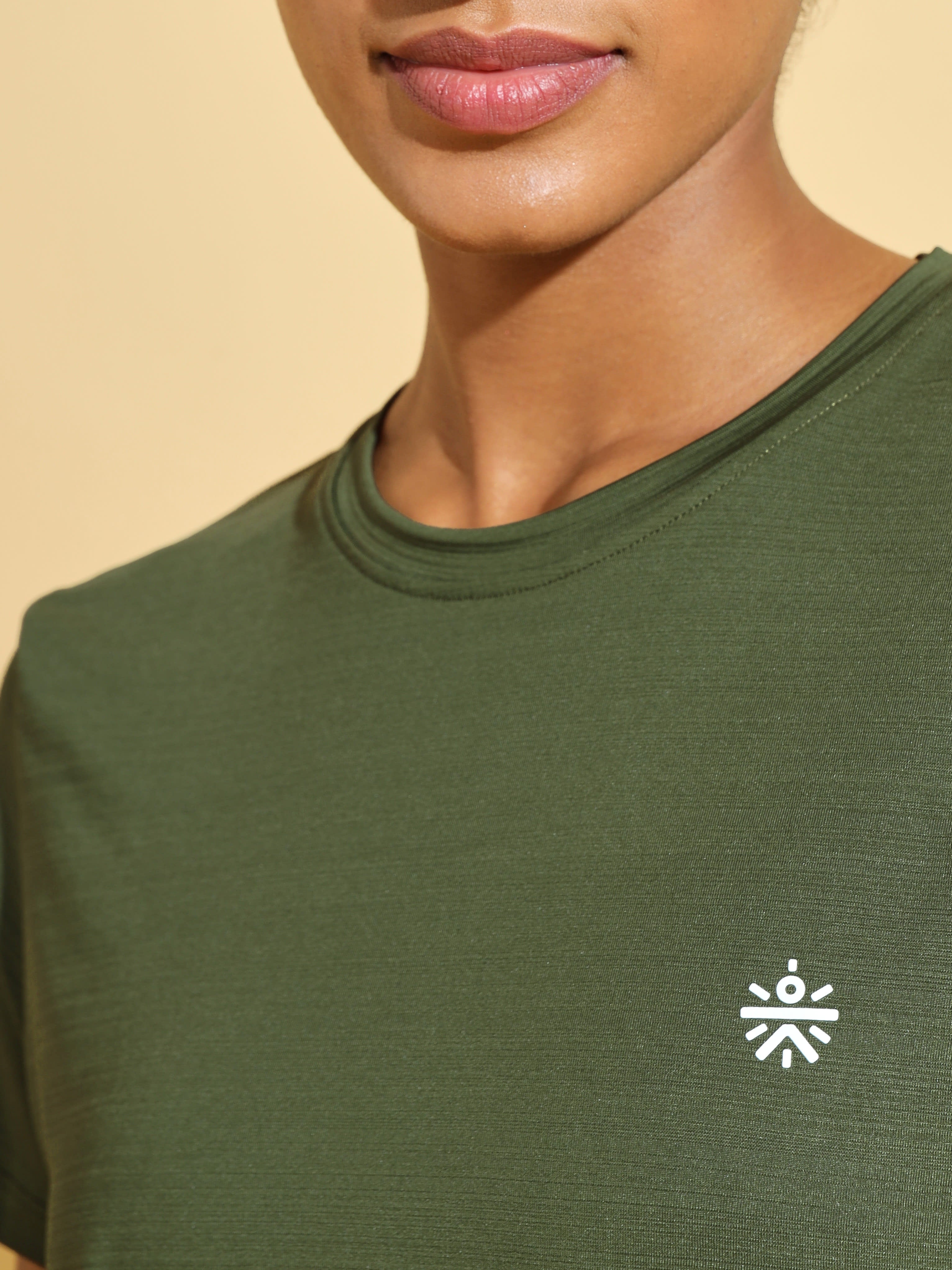 Solid Active T-shirt with Logo