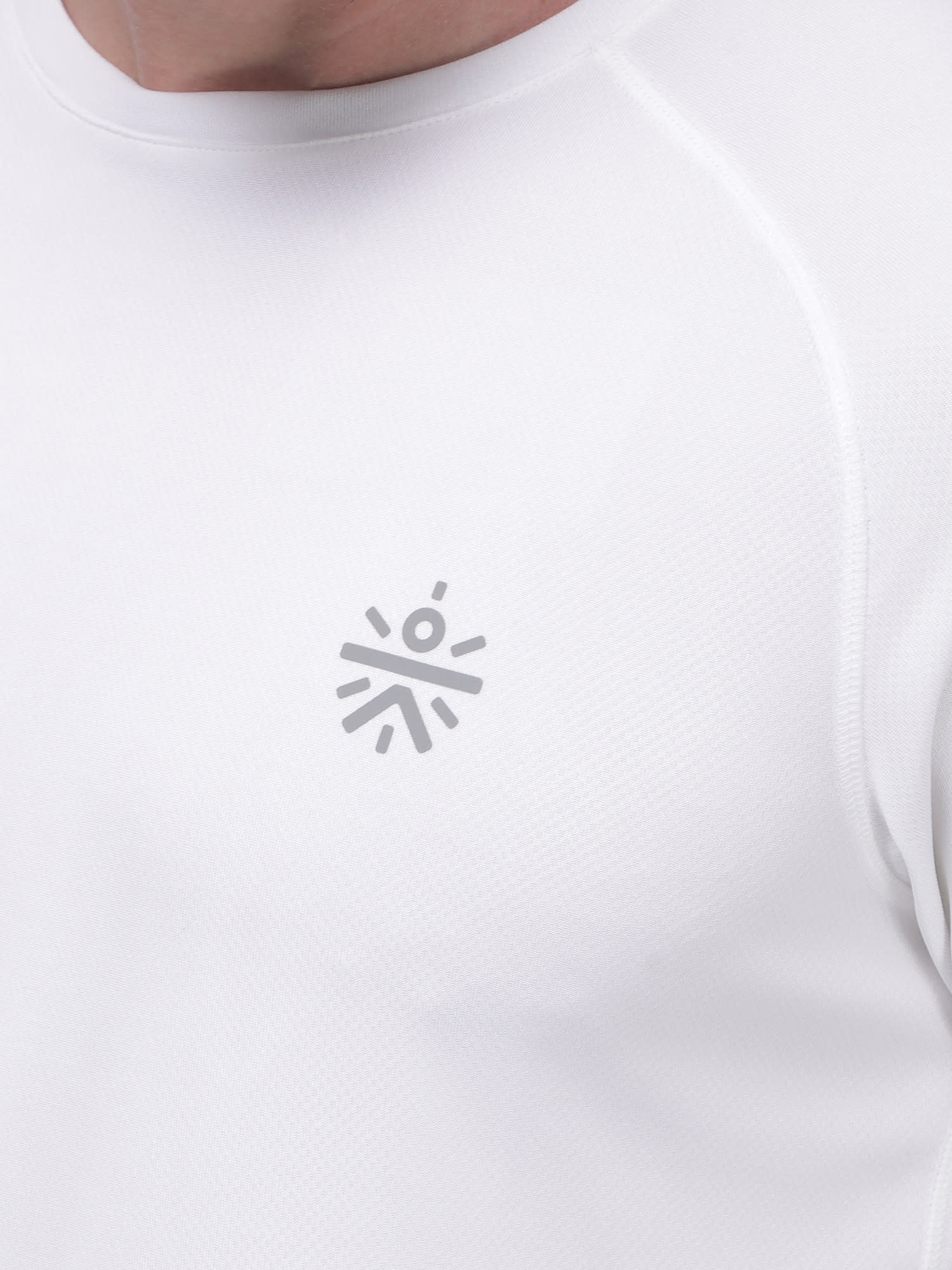 Vital White Training Slim Tee