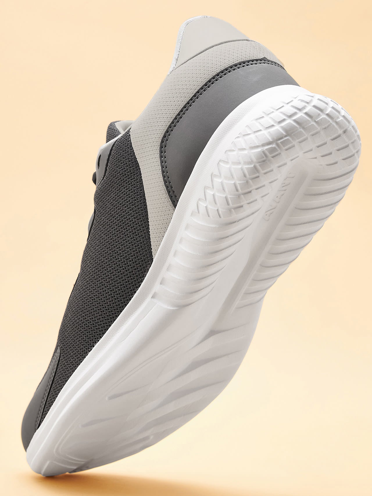 Avant Men's Luxe Walking Shoes-D.Grey/White