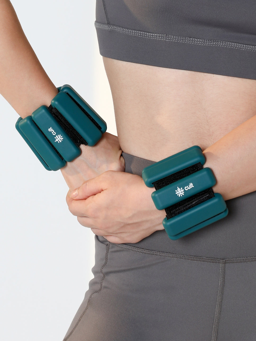 Adjustable Ankle and Wrist Weights (450 g x 2) pair with Removable 60 g Slots Green– Customisable Weights for Running, Walking, Yoga & Workouts