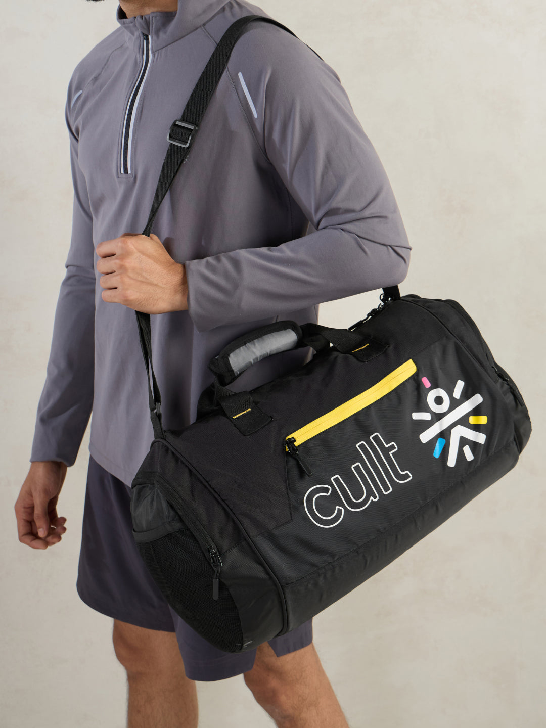 Cult Unisex Black Duffle Bag with Shoe Compartment