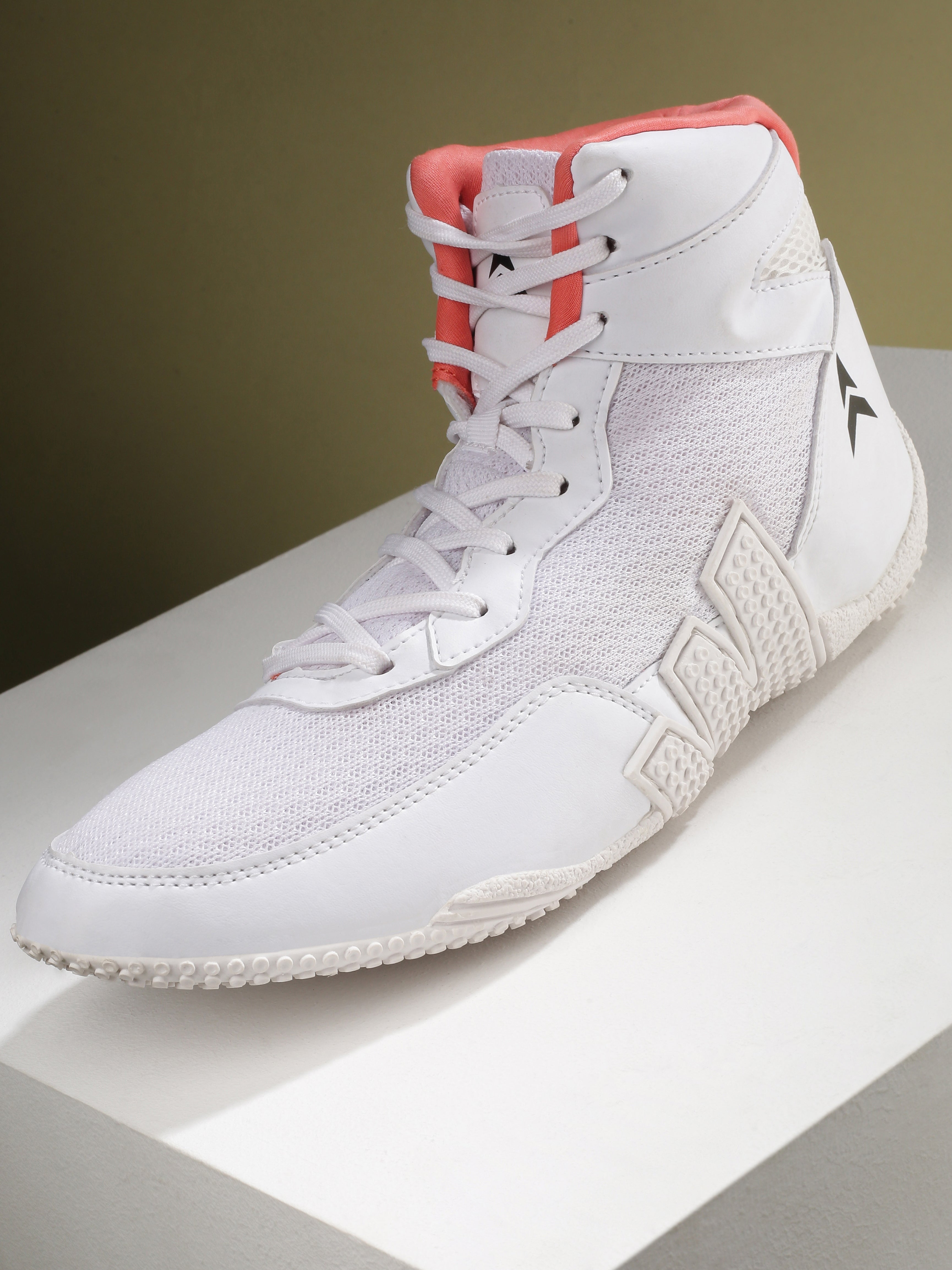 Buy Avant Men's Matstride Kabaddi Shoes White Online in India