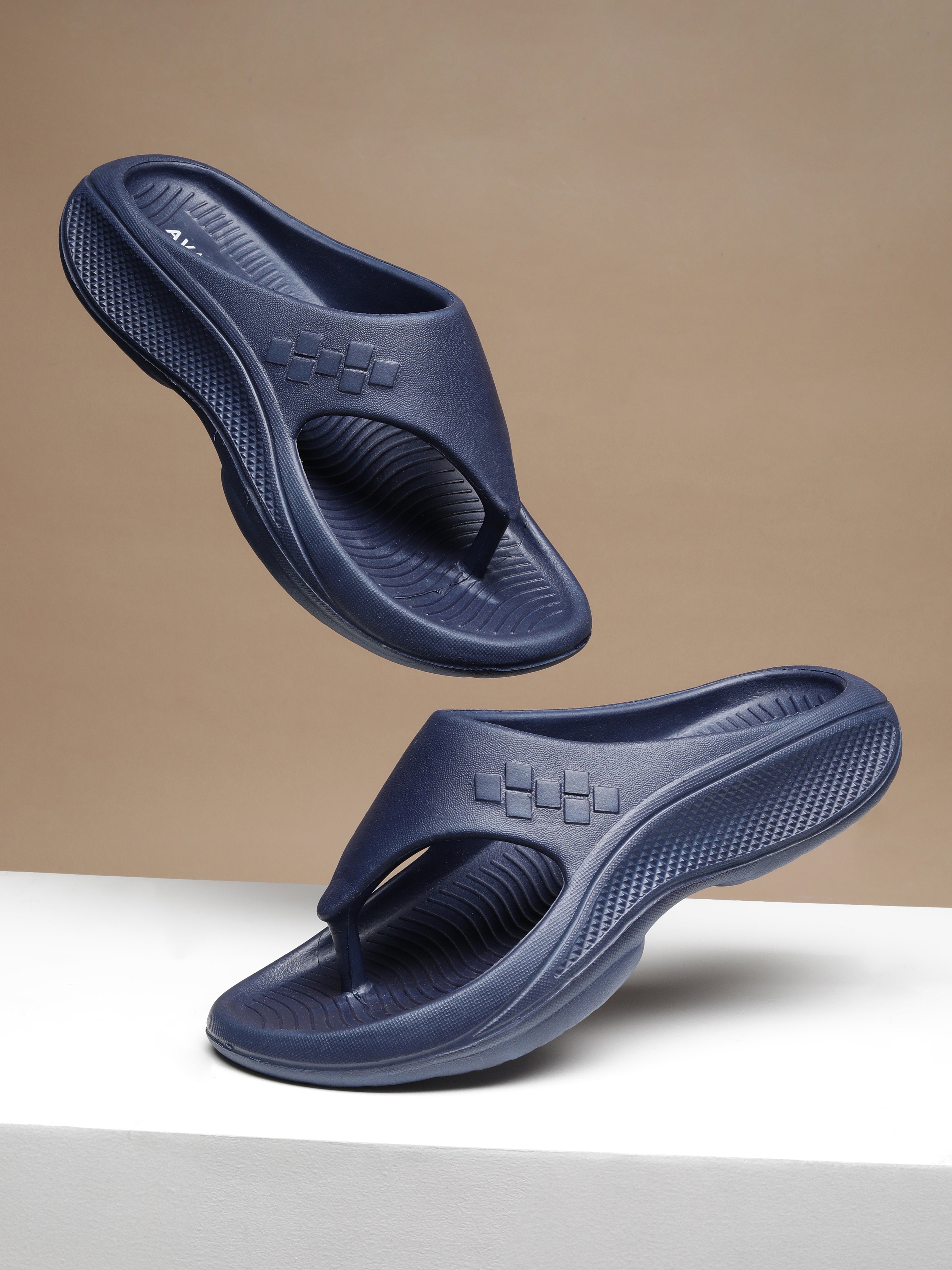 Avant Men's TraqX Sliders - Navy
