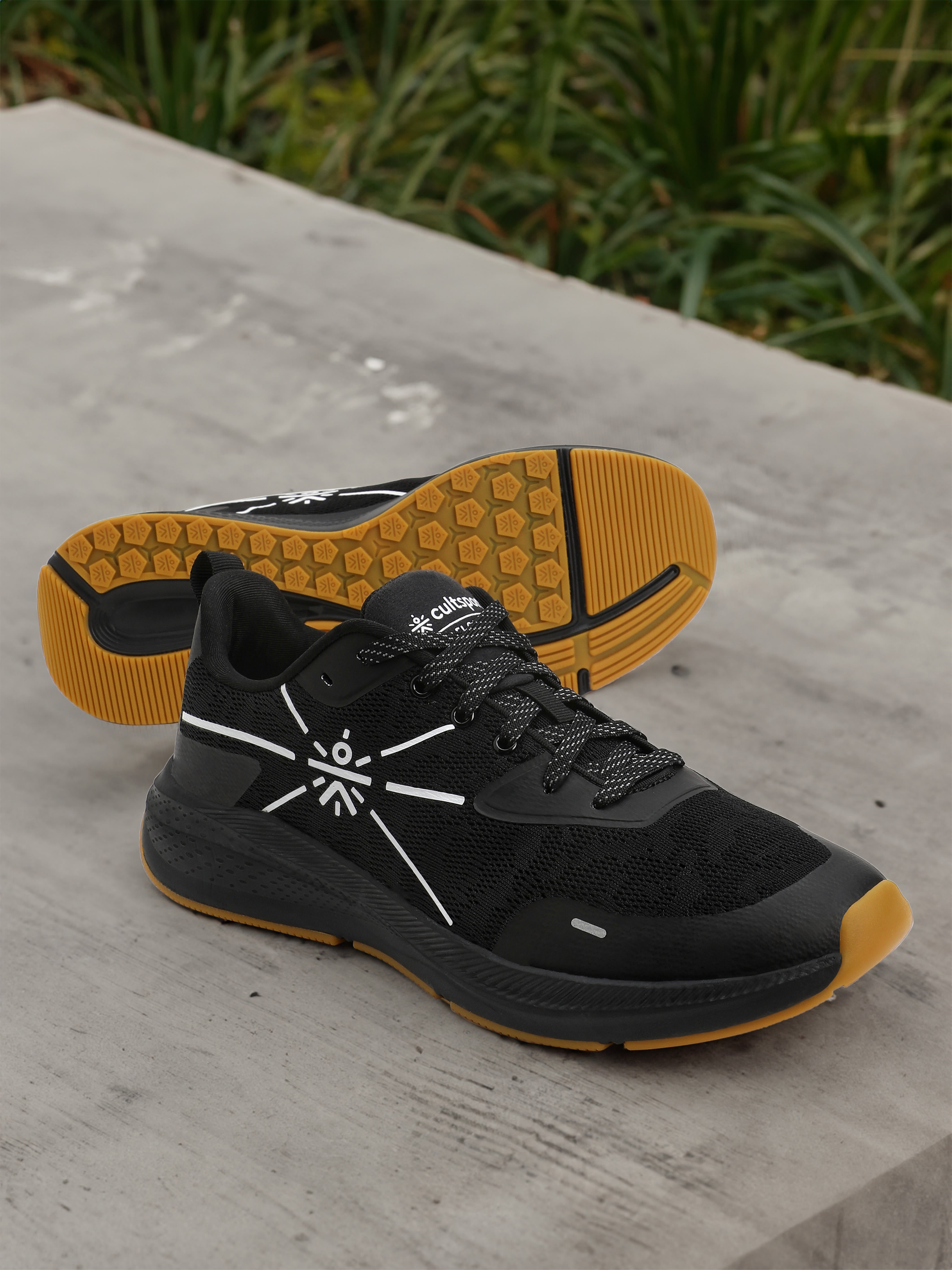 cult Flomo Men Running Shoes - Black/Mustard