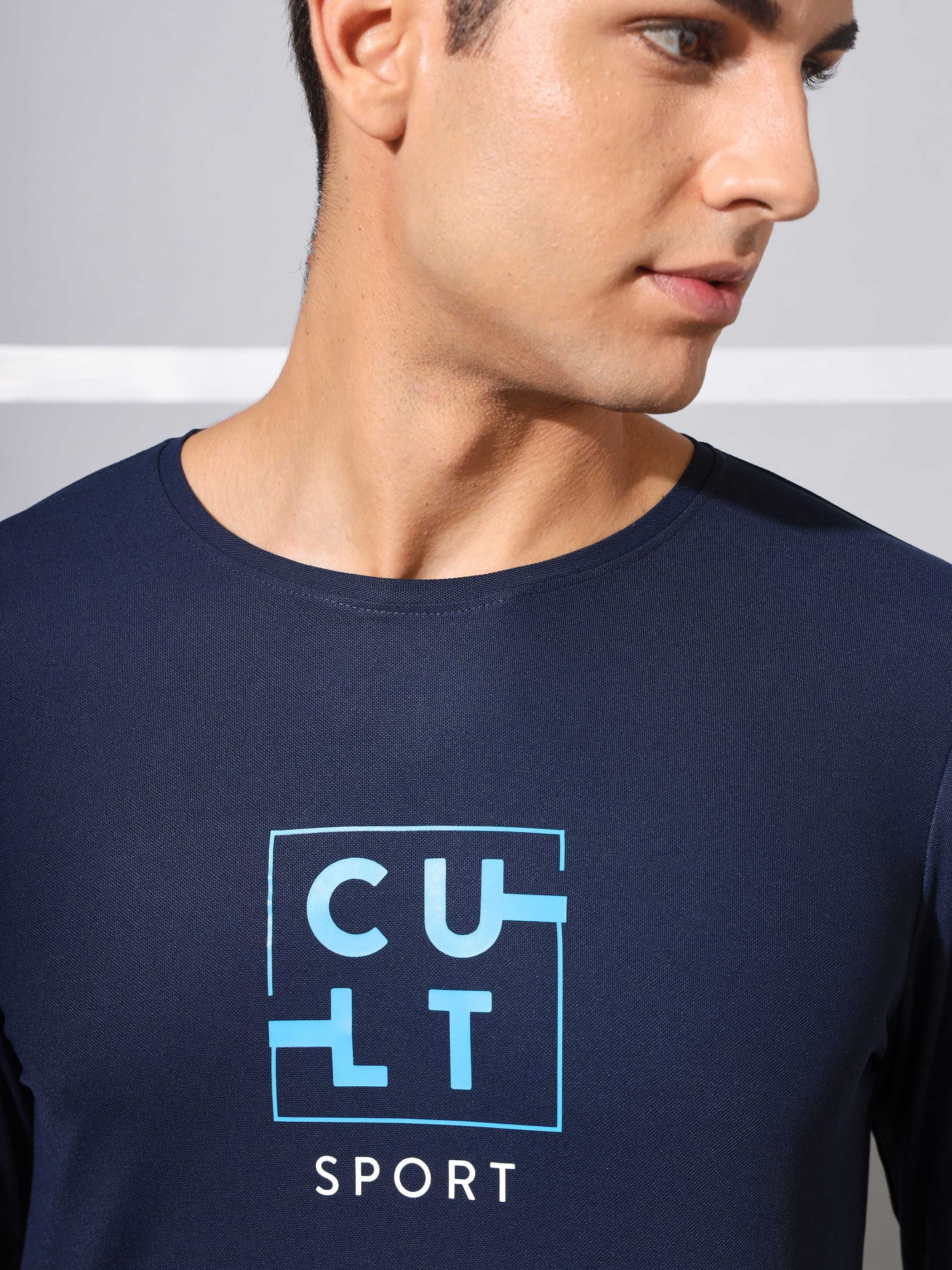 Graphic Performance T-shirt with Thumbholes
