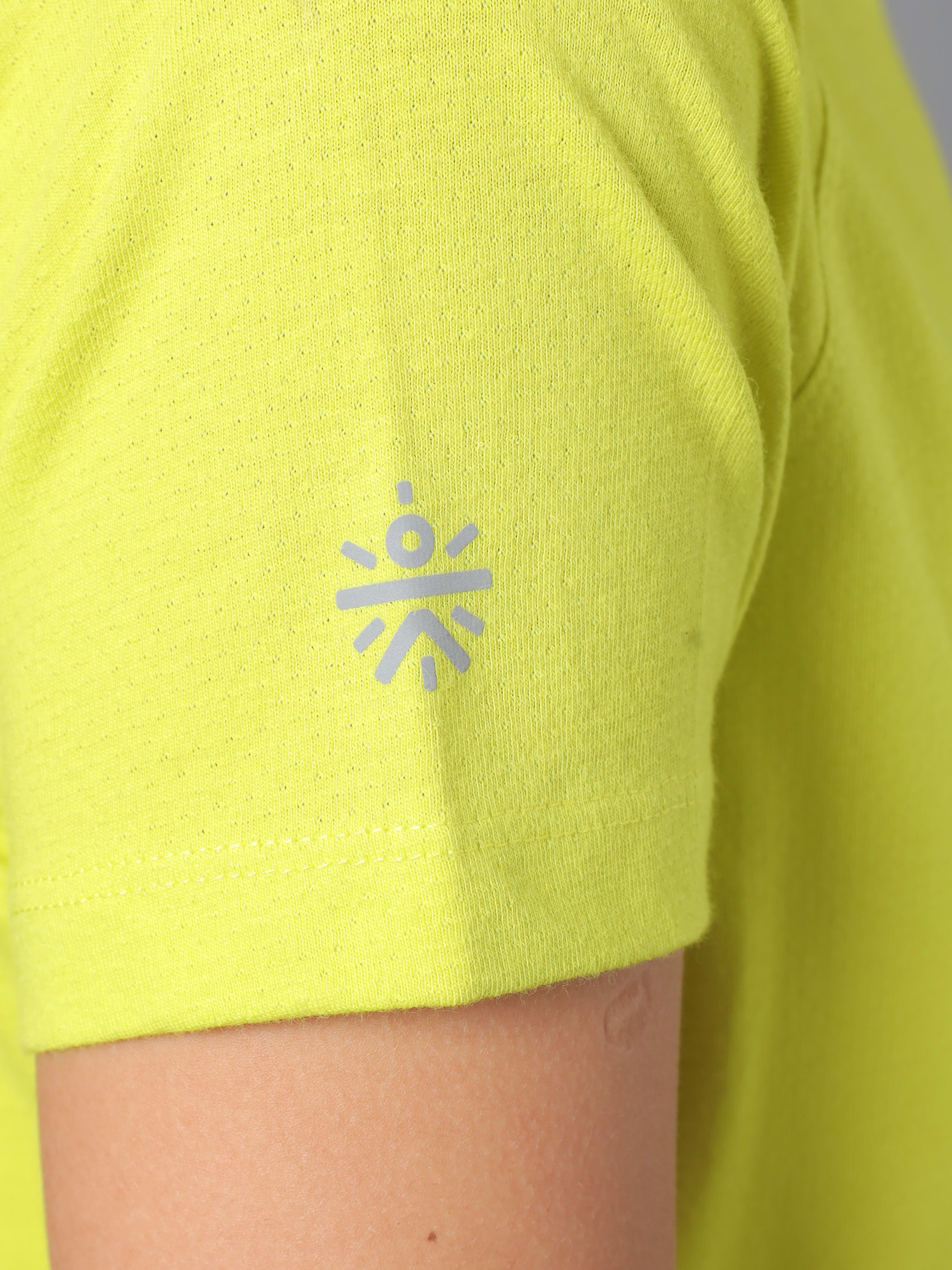 Minimalistic Graphic Print T-shirt