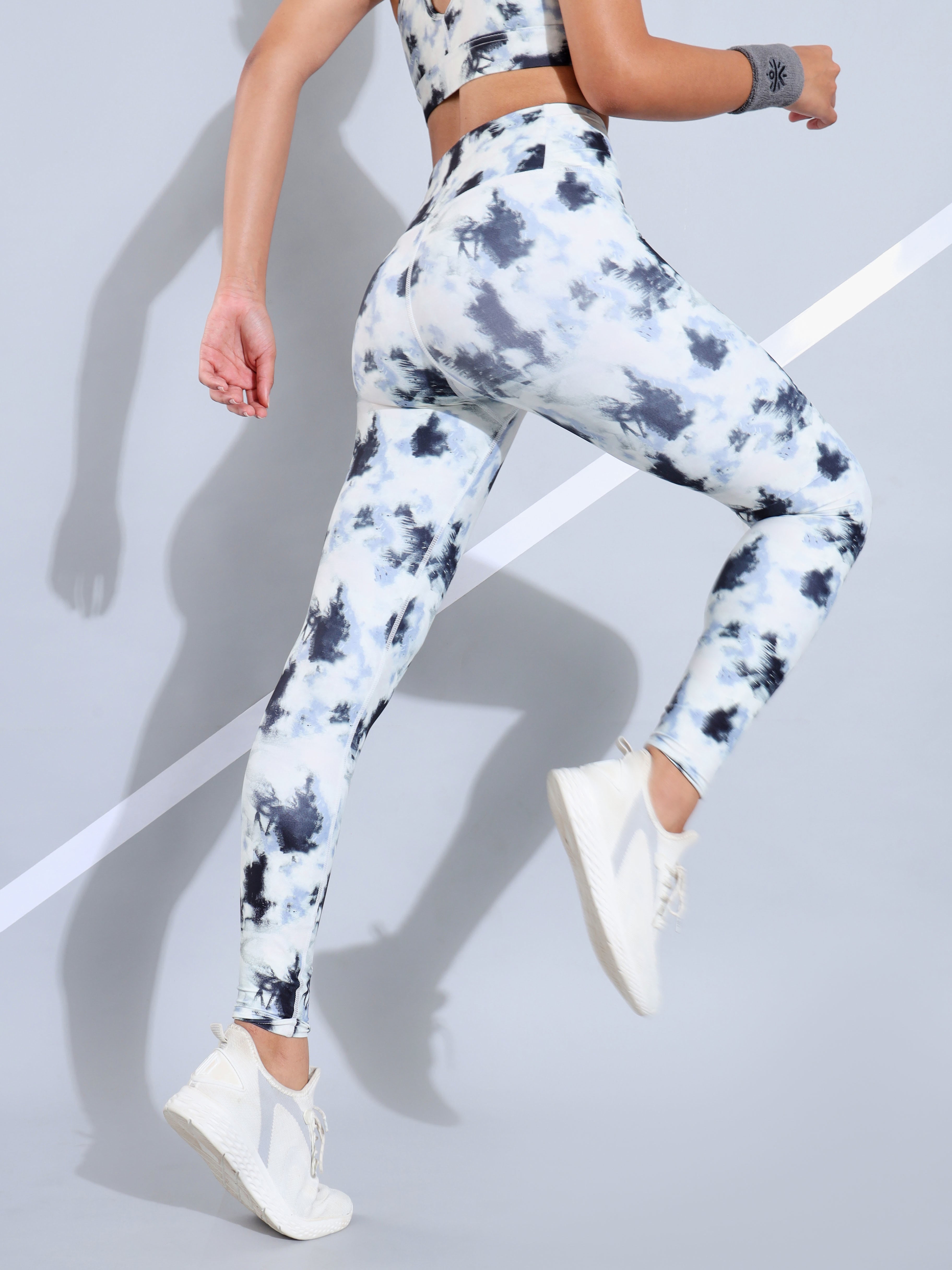 Creme All Over Print Absolute Fit Tights with Back Pocket