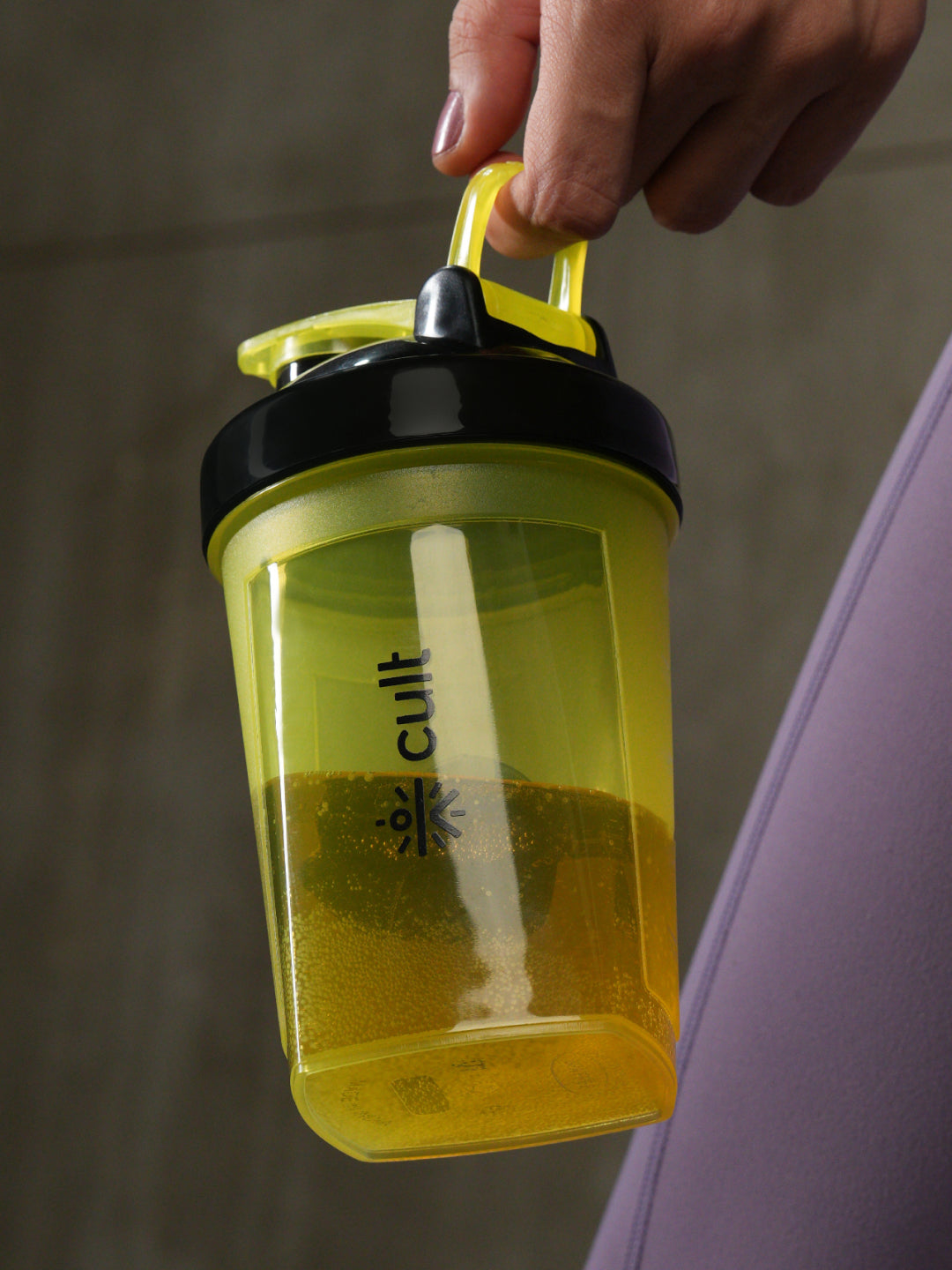 Cult On the Go Fitness kit with Resistance Band Yellow, Skipping Rope Grey, Yellow shaker 500 ml & Duffle Bag Black