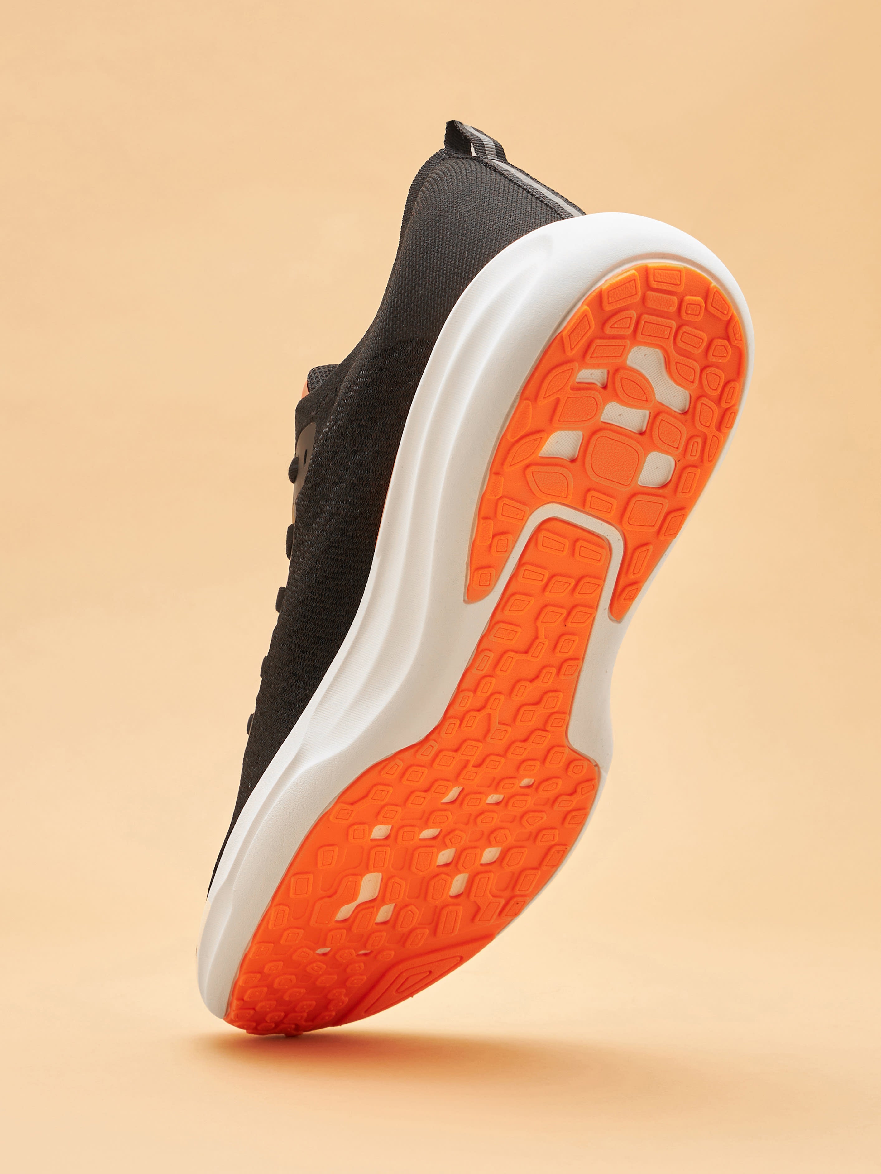 cult Versa Fly Men Running Shoes - Black/Orange