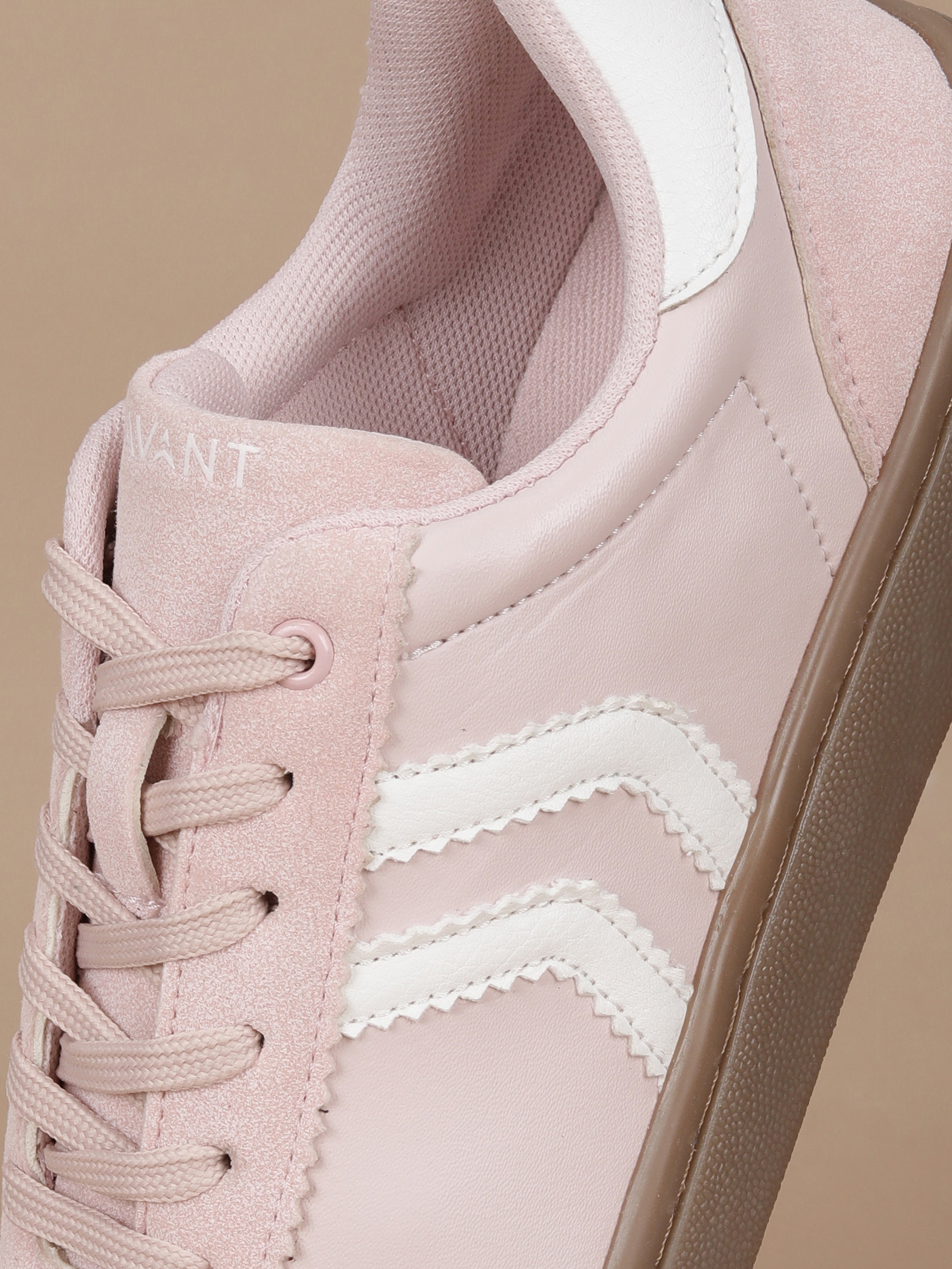 Avant Women's Era Sneakers - Peach