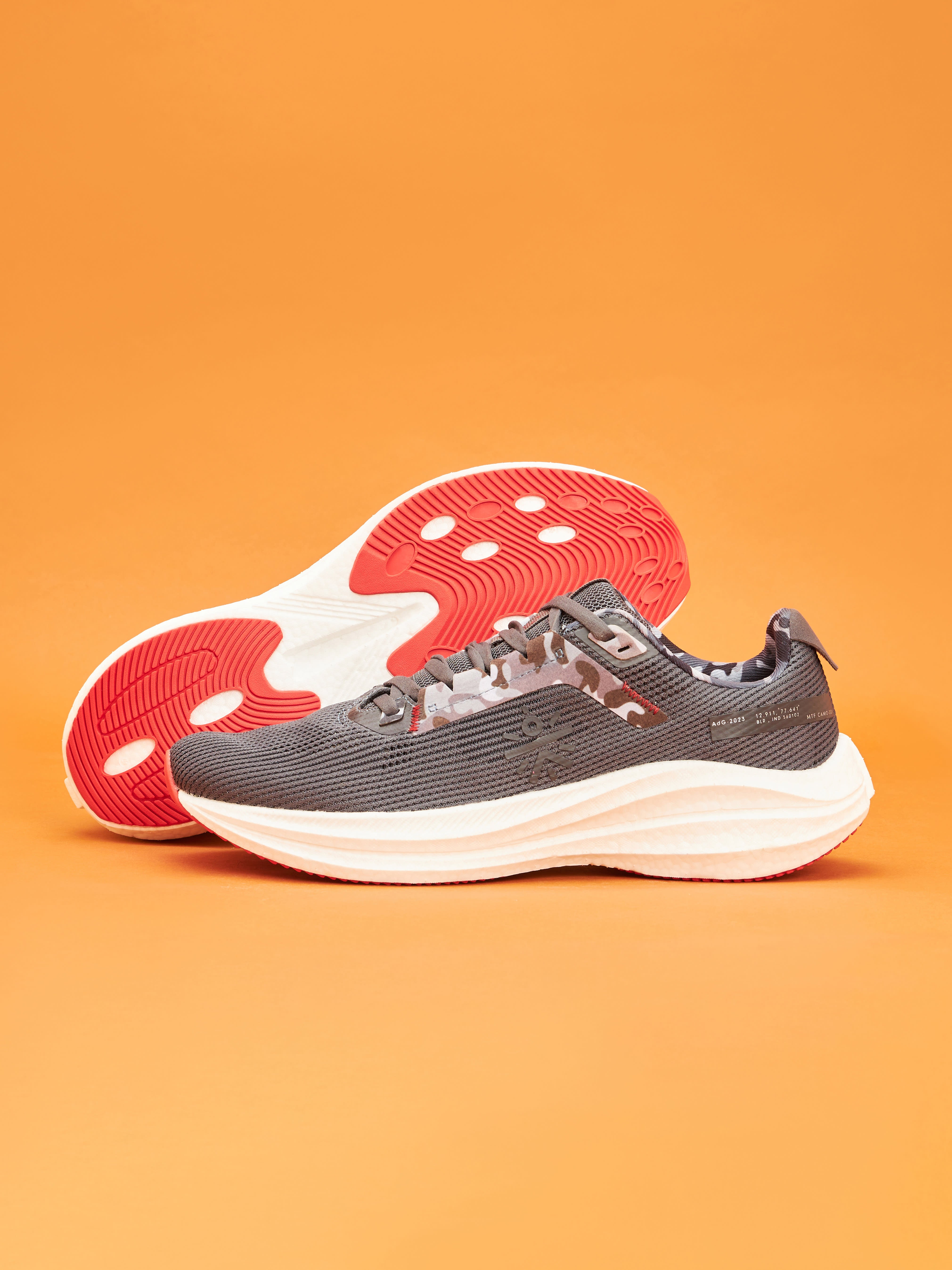 cult Versa DFNDR Men Running Shoes - Grey/Red