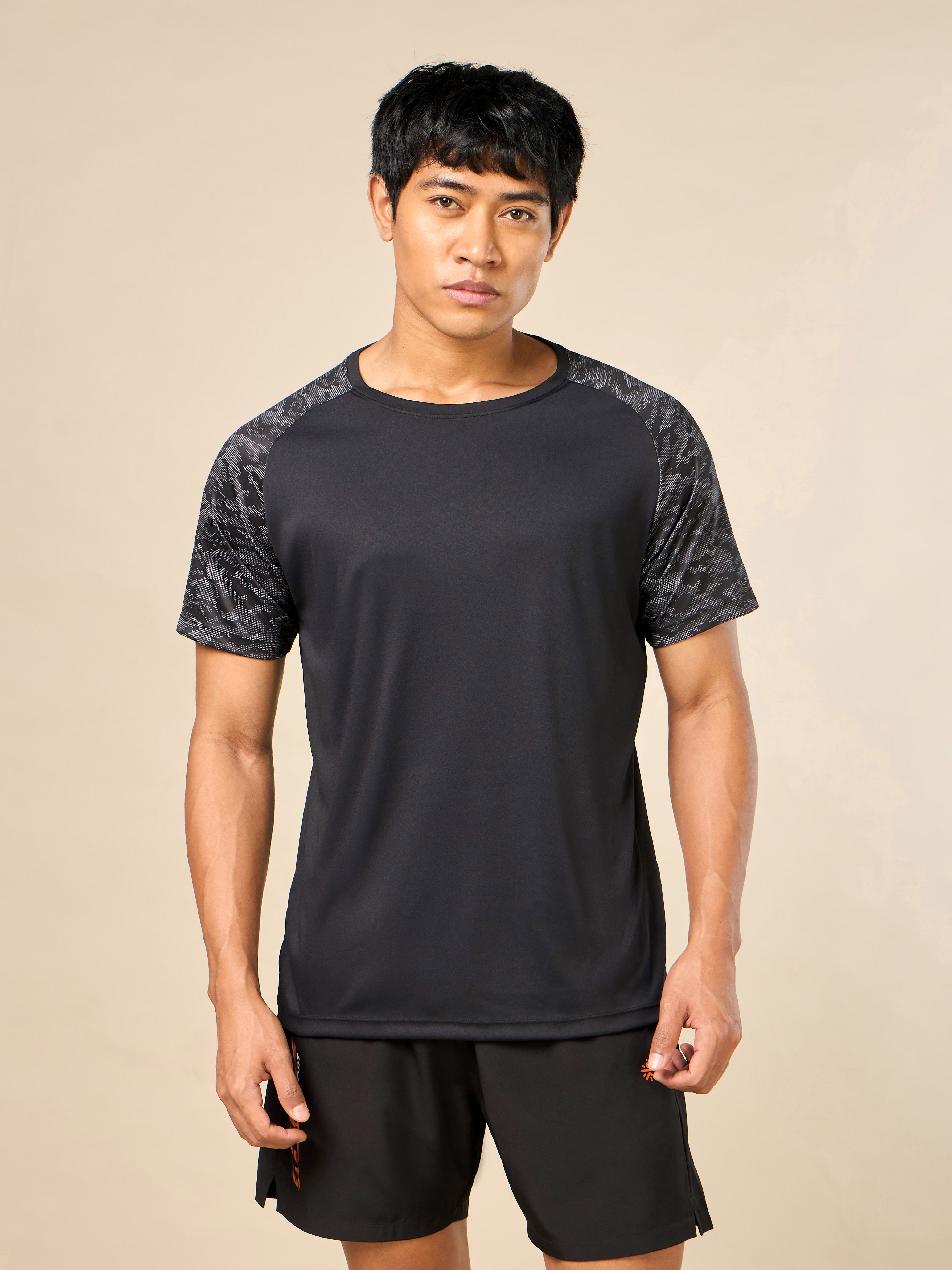 Men's Muscle Enhancer Printed Black T-shirt