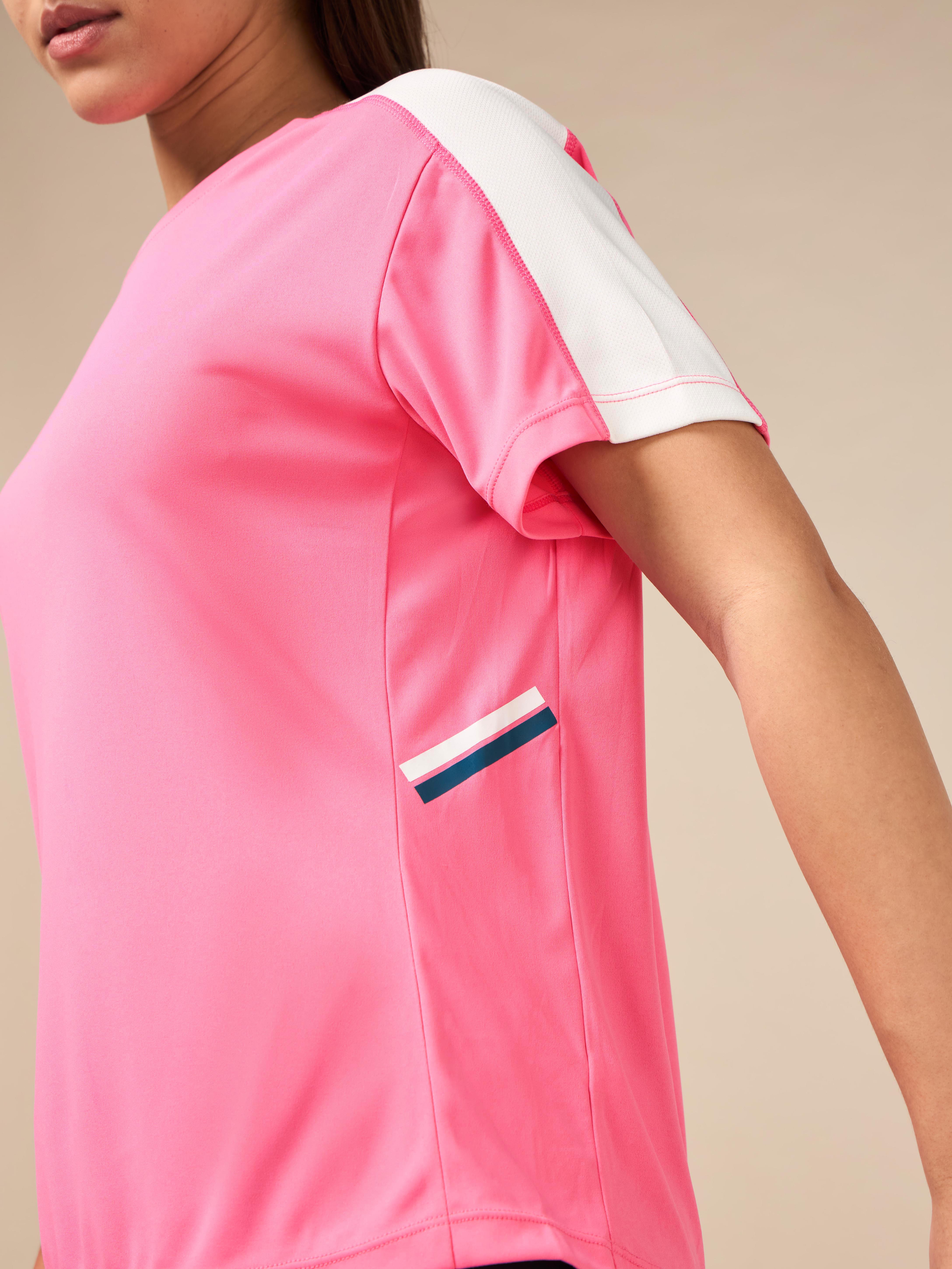 Train-in Essential T-shirt