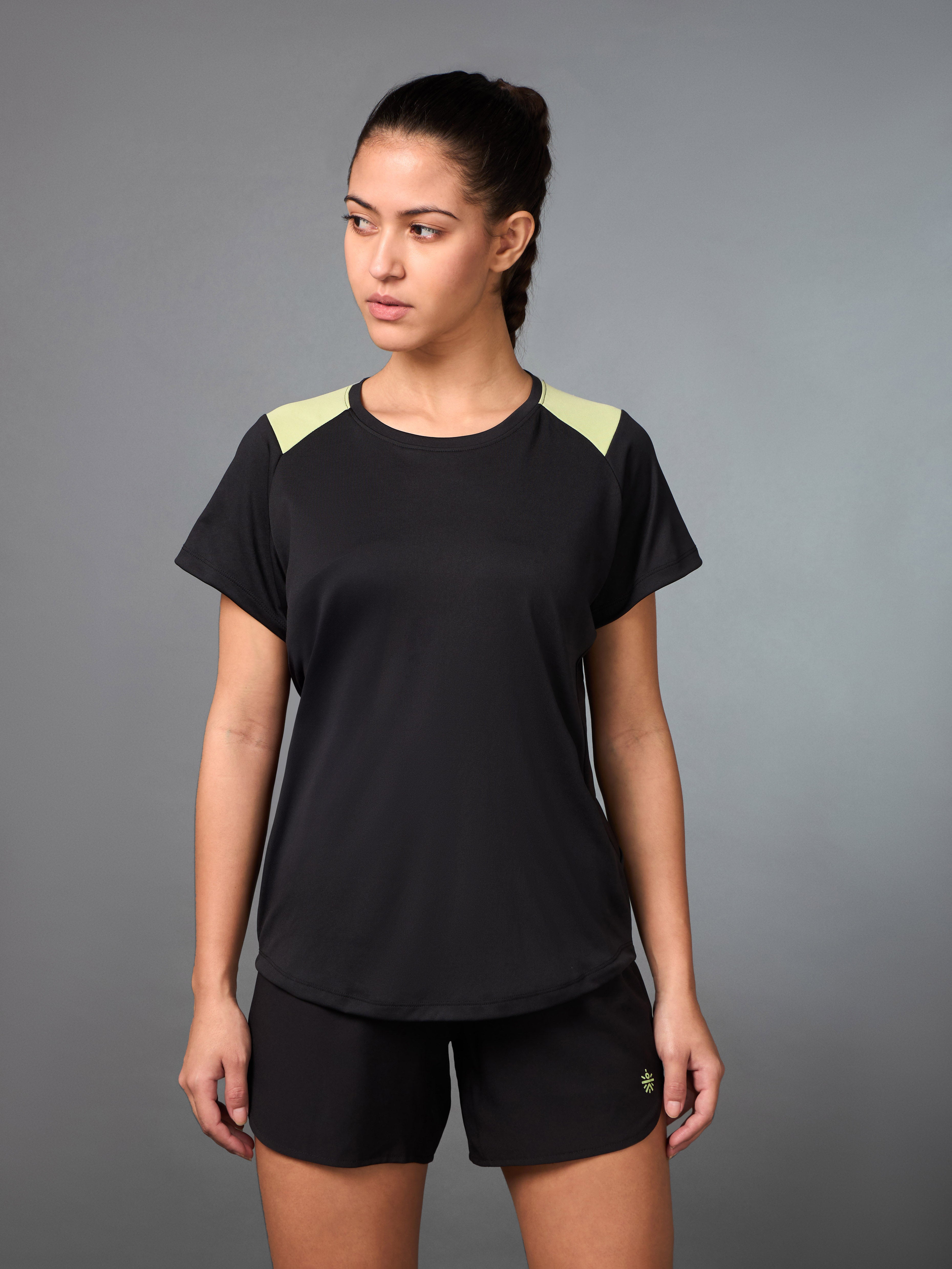 Women's Runner's Pace Up Black T-shirt